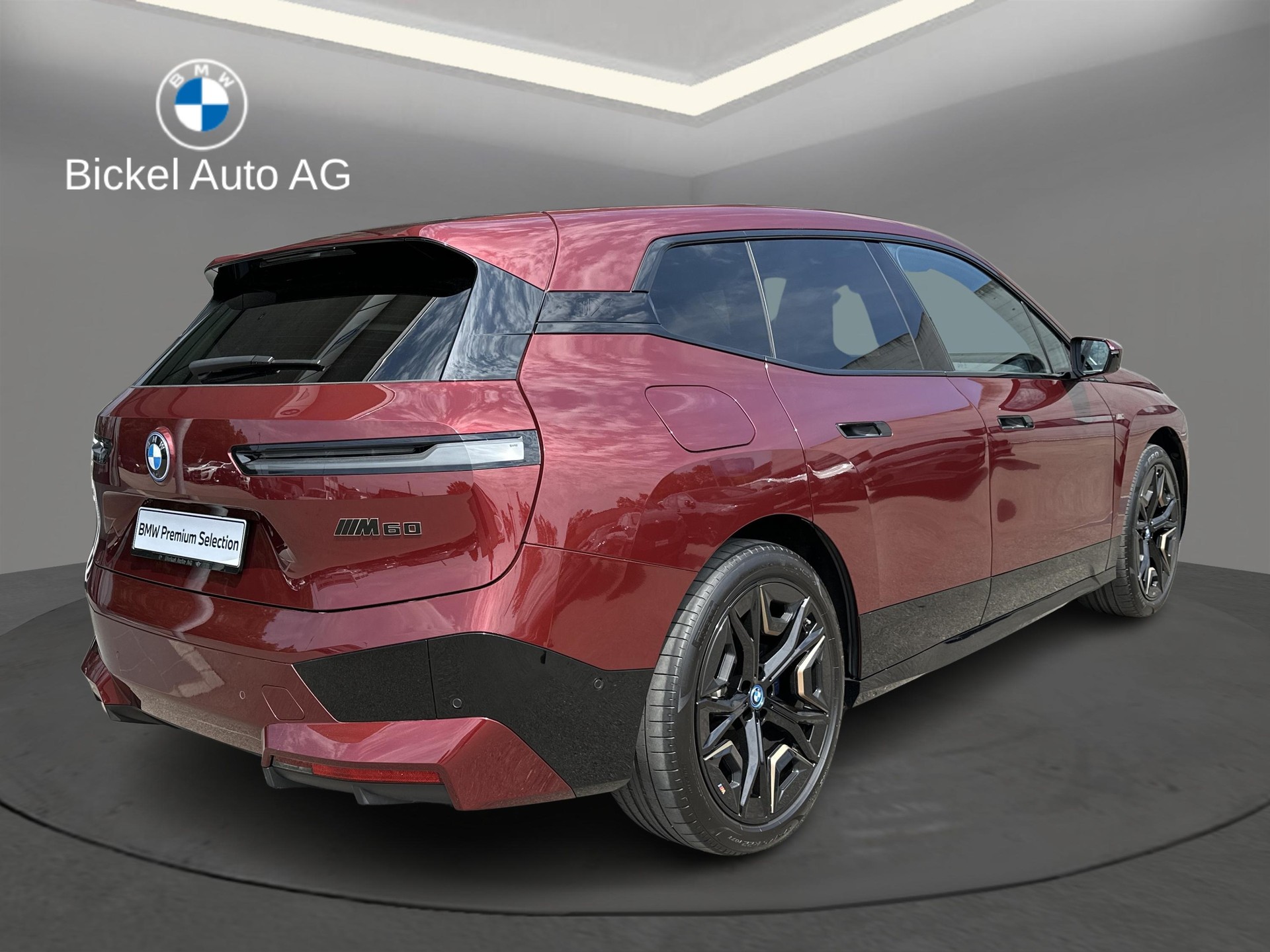 BMW iX M60-showroom-element-3