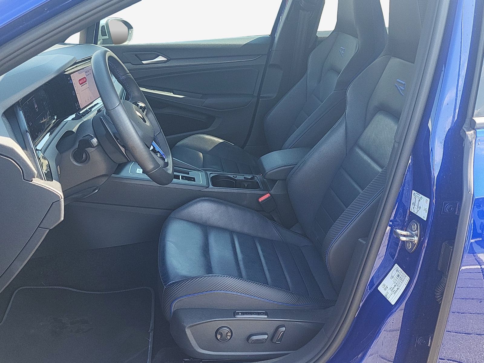 VW Golf 2.0 TSI R DSG 4Motion-image-7