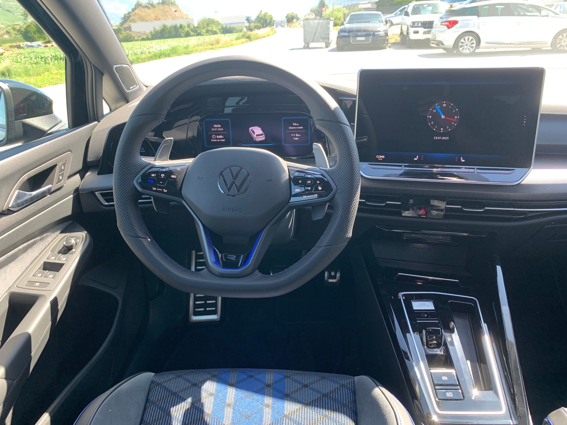 VW Golf 2.0 TSI R DSG 4 Motion-image-15