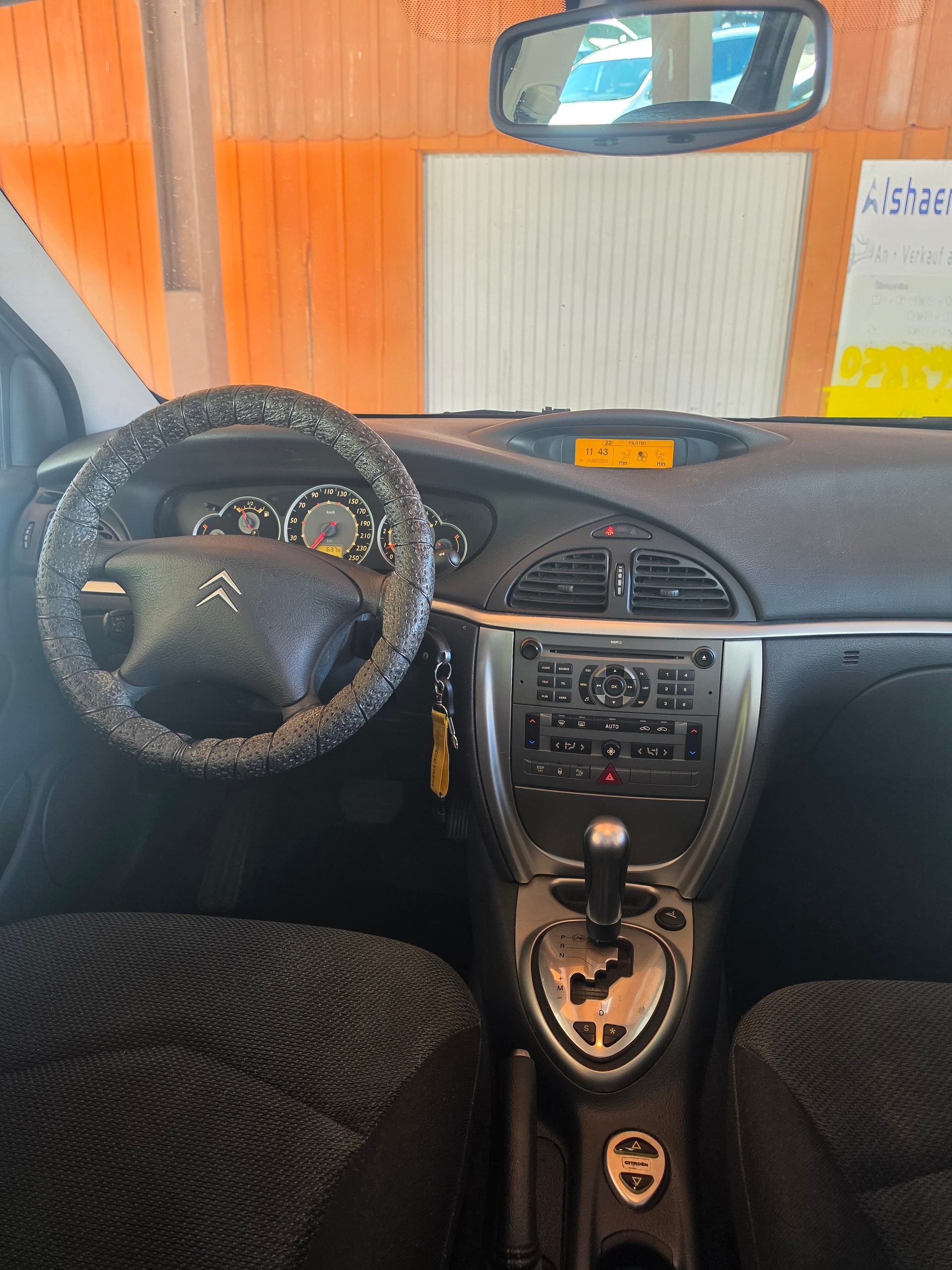 CITROEN C5 Break 2.0i Exclusive Automatic-image-9