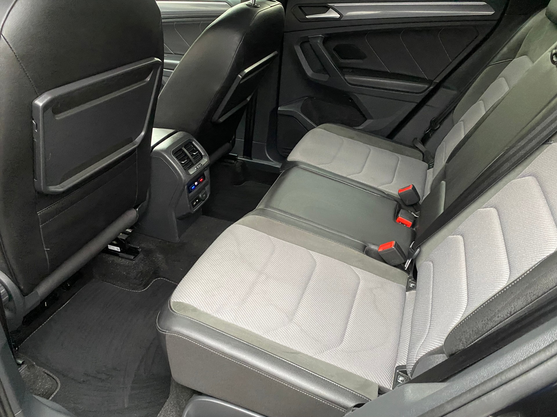 VW Tiguan 2.0 TDI SCR Highline 4Motion DSG-image-7
