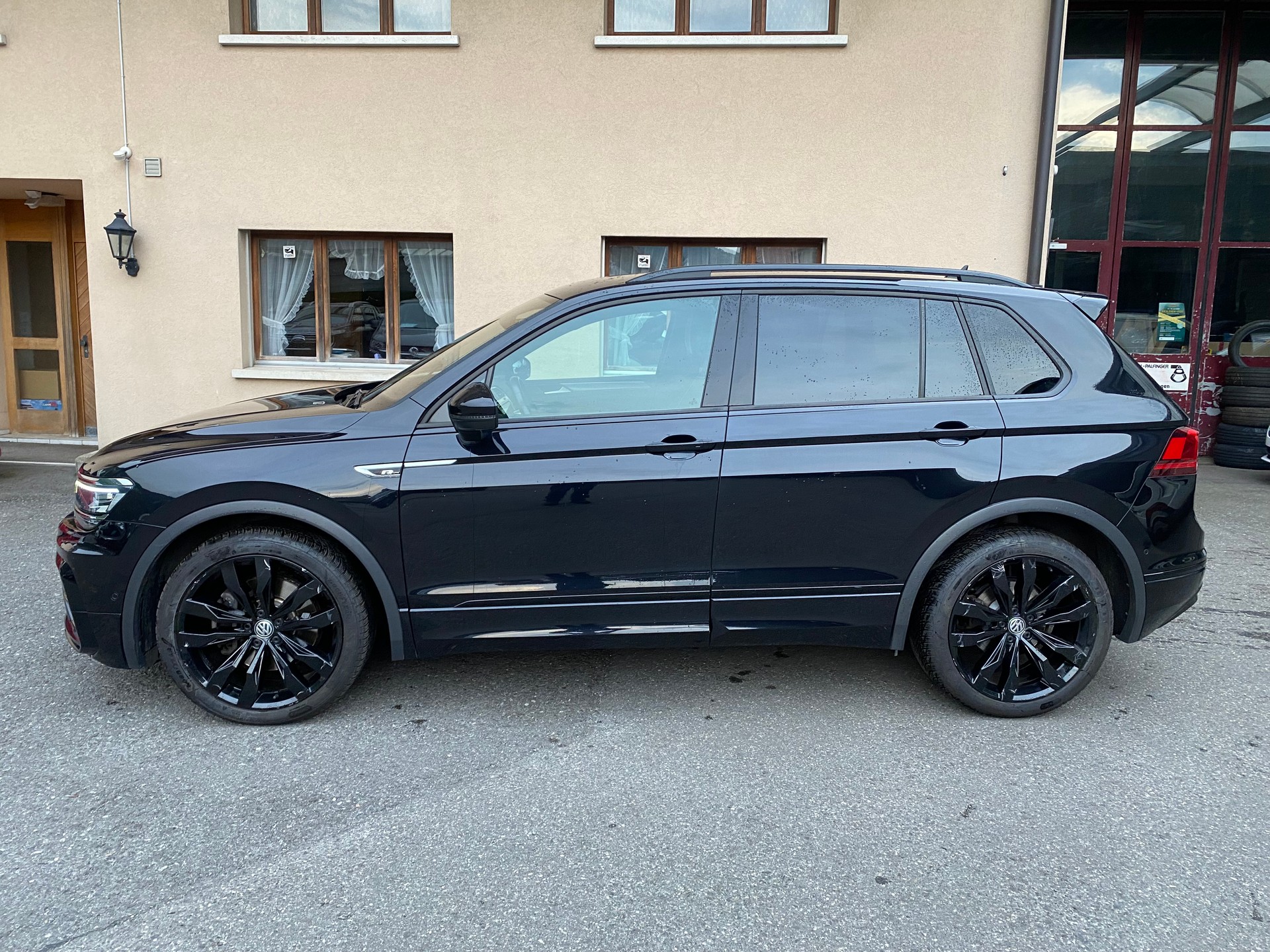 VW Tiguan 2.0 TDI SCR Highline 4Motion DSG-image-11