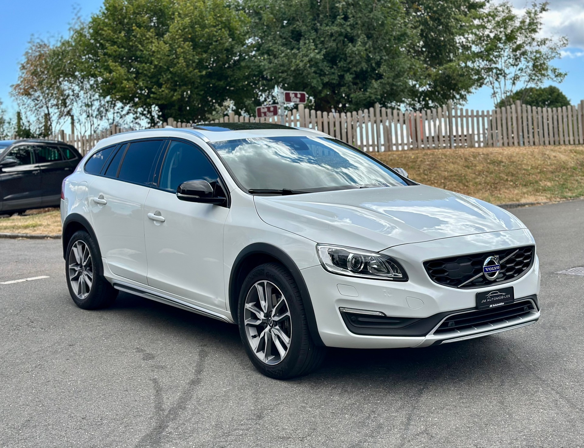 VOLVO V60 Cross Country T5 AWD Executive Geartronic-image-1