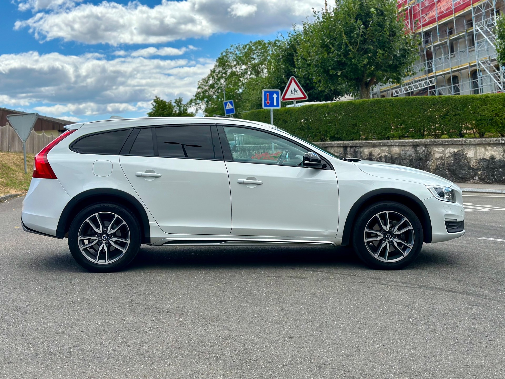 VOLVO V60 Cross Country T5 AWD Executive Geartronic-image-6