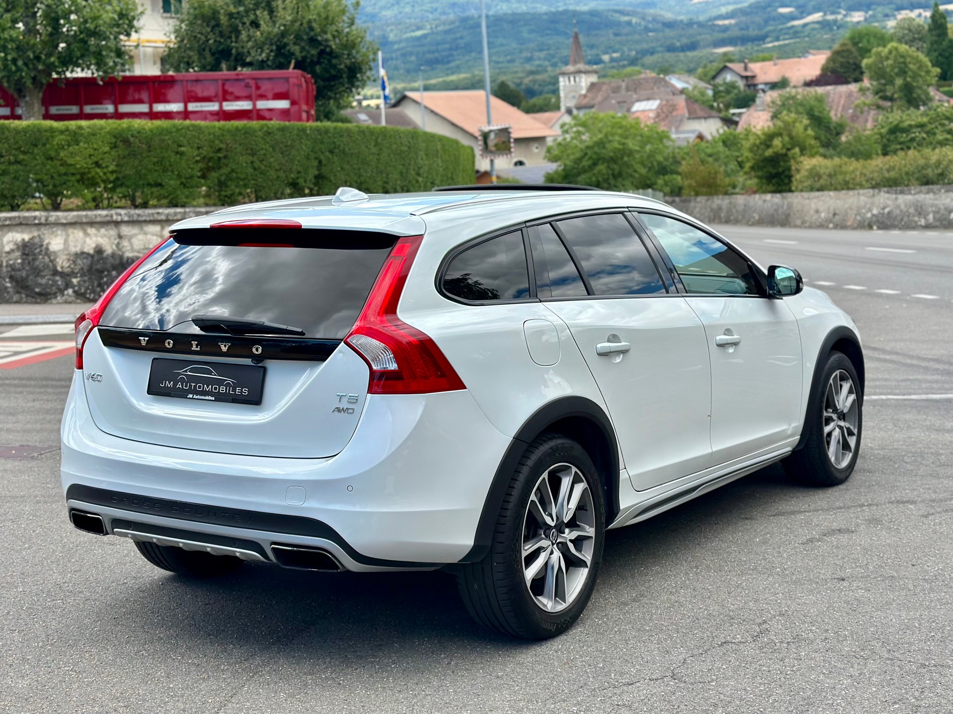VOLVO V60 Cross Country T5 AWD Executive Geartronic-image-2