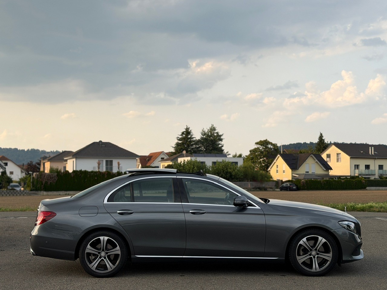 MERCEDES-BENZ E 200 Avantgarde 4Matic 9G-Tronic-image-11