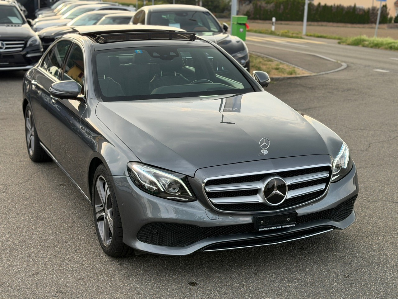 MERCEDES-BENZ E 200 Avantgarde 4Matic 9G-Tronic-image-13