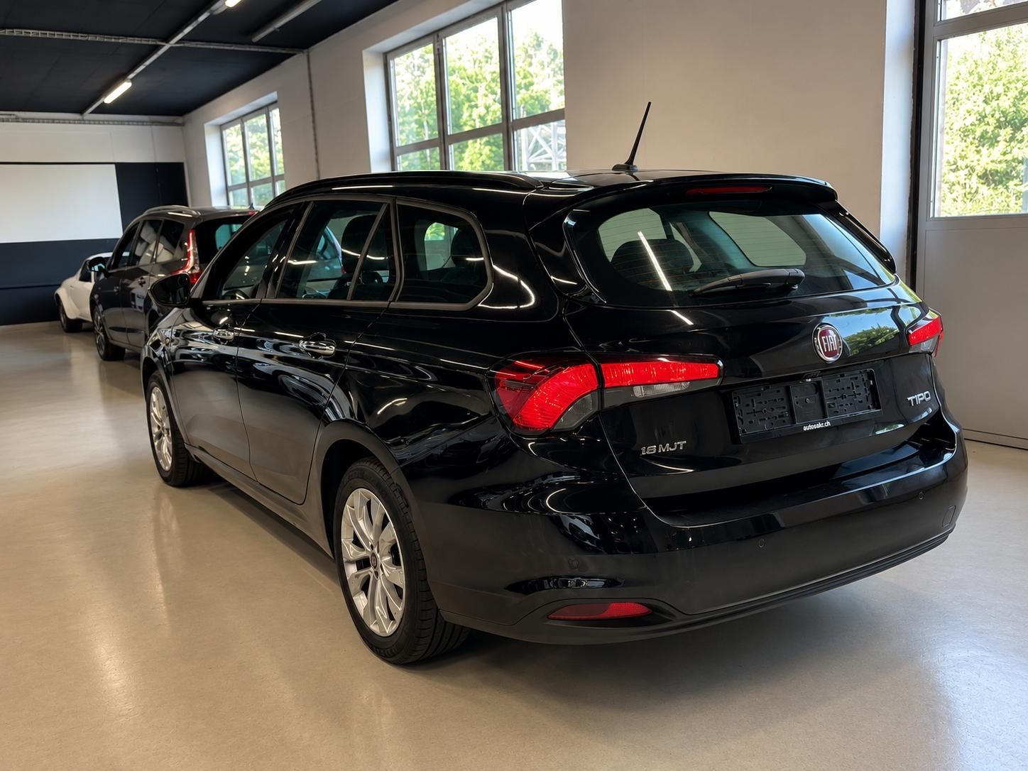 FIAT Tipo 1.6MJ Station Wagon Lounge DCT-image-9