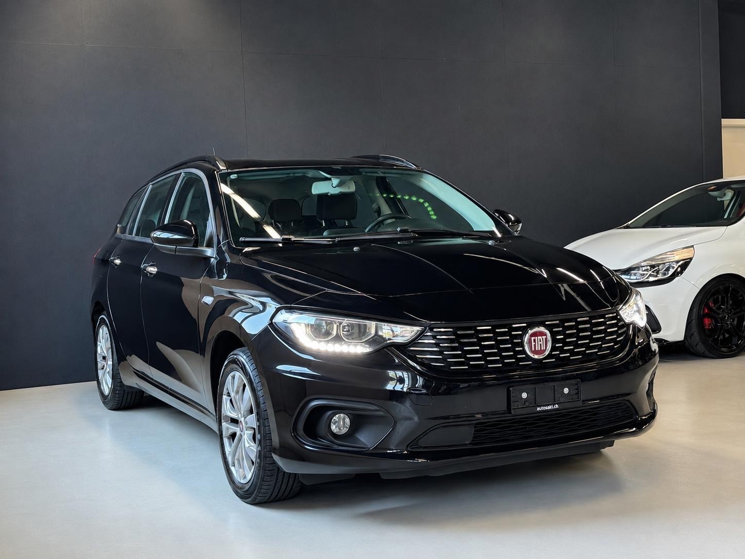 FIAT Tipo 1.6MJ Station Wagon Lounge DCT