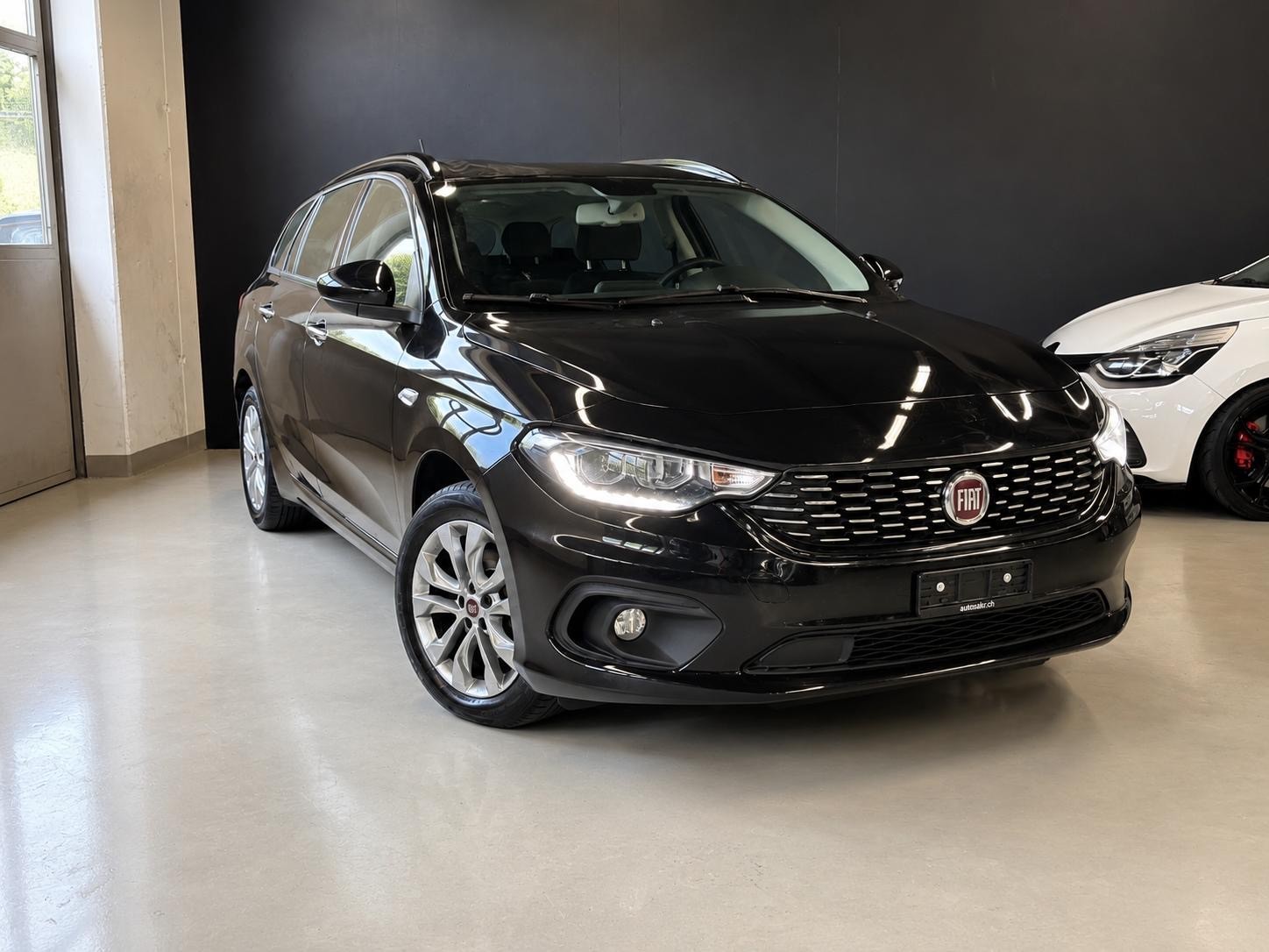 FIAT Tipo 1.6MJ Station Wagon Lounge DCT-image-4