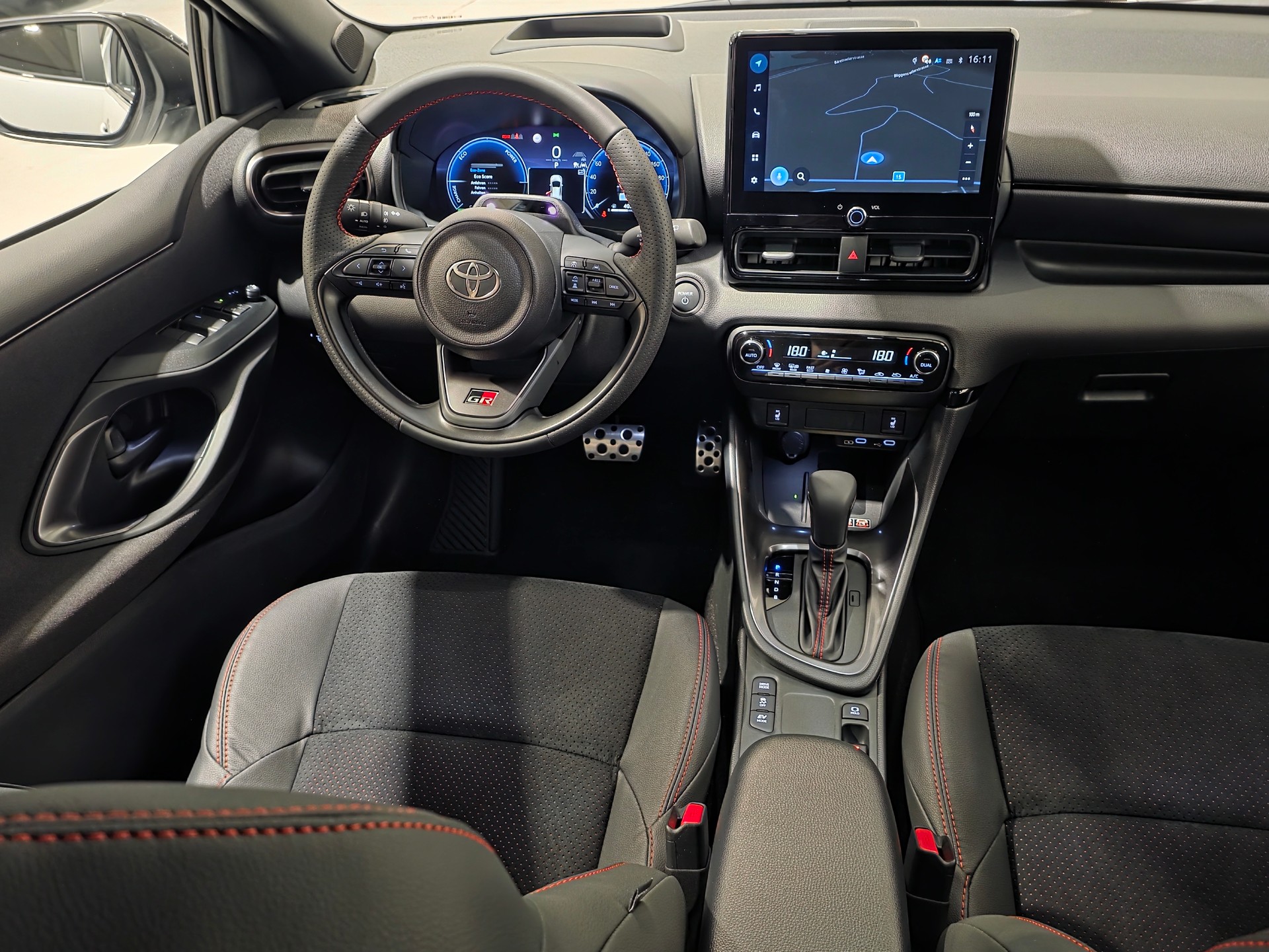 TOYOTA Yaris 1.5 GR Sport e-CVT-image-6