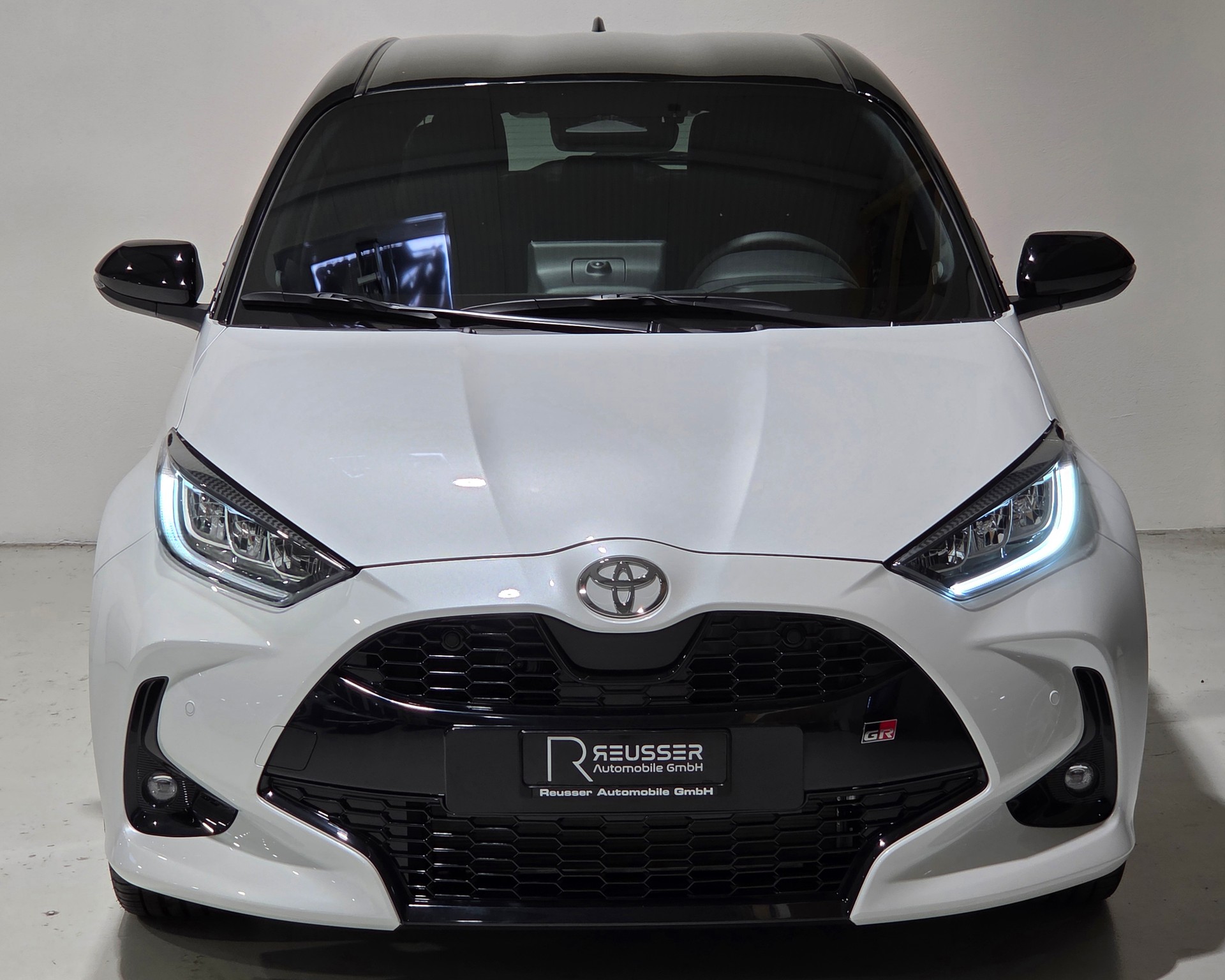 TOYOTA Yaris 1.5 GR Sport e-CVT-image-26