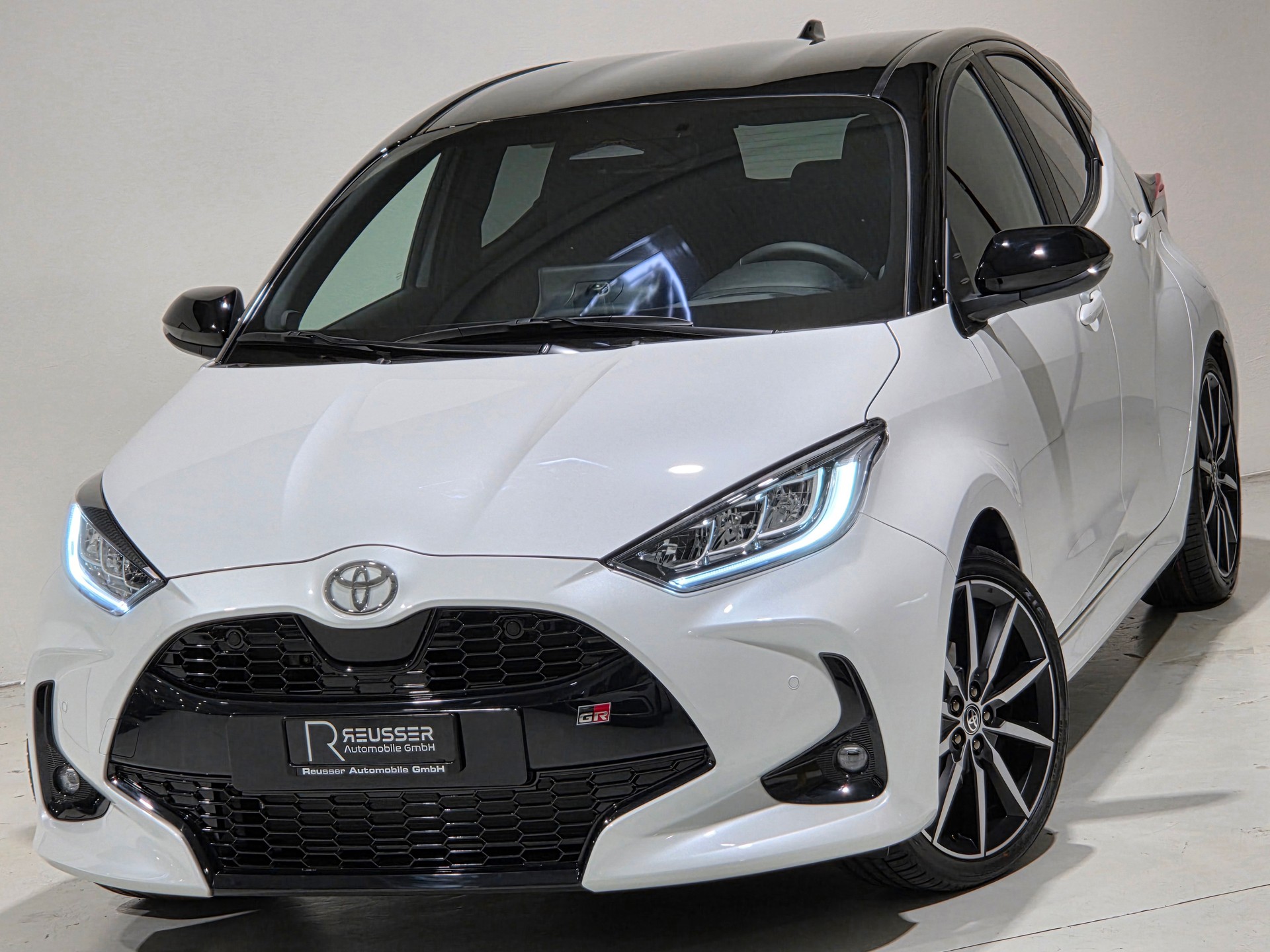 TOYOTA Yaris 1.5 GR Sport e-CVT