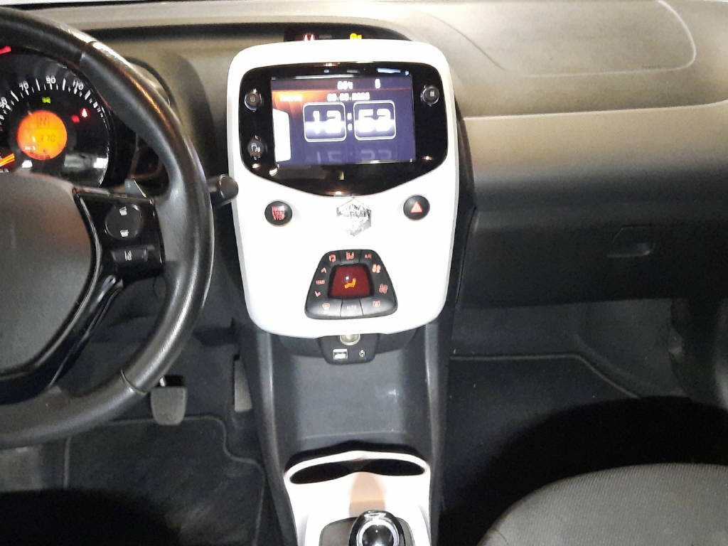 CITROEN C1 1.0 VTi Shine ETG S/S-image-12