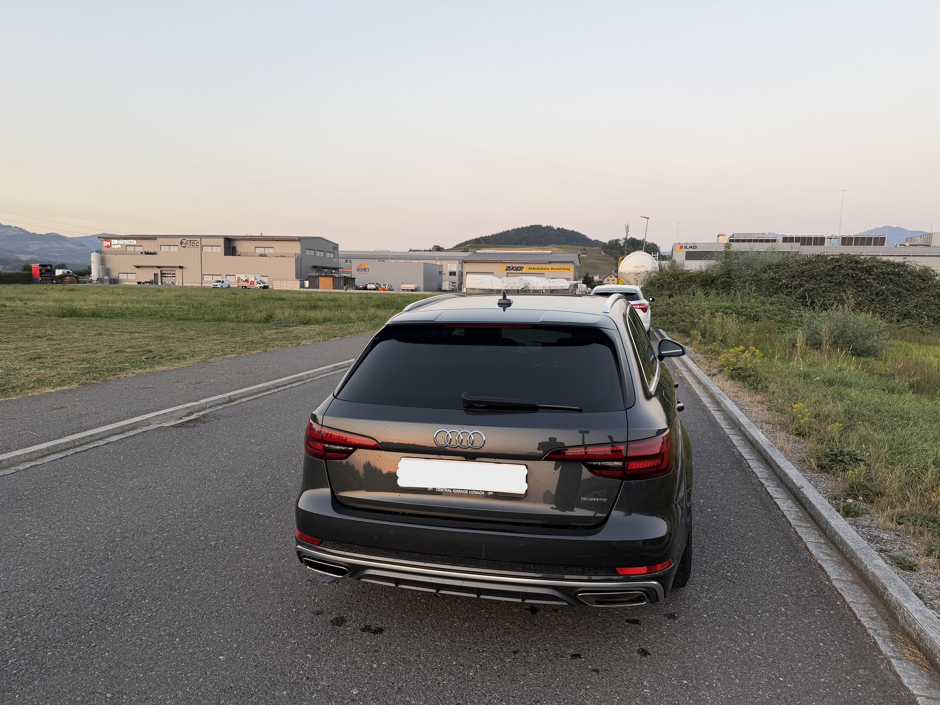 AUDI 2.0 40 TDI Sport quattro S-Tronic-image-2