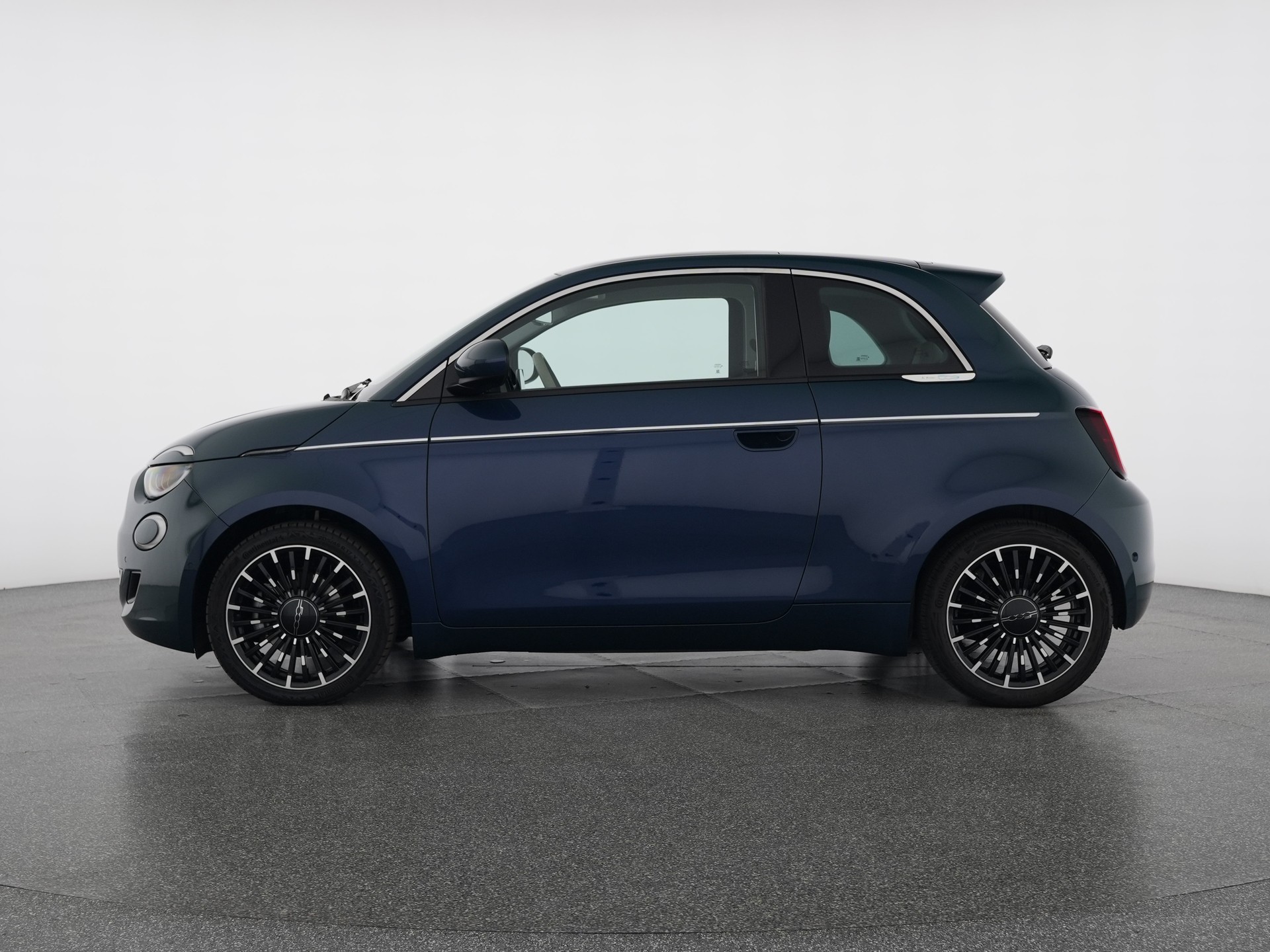 FIAT 500 electric 87 kW La Prima-showroom-element-1