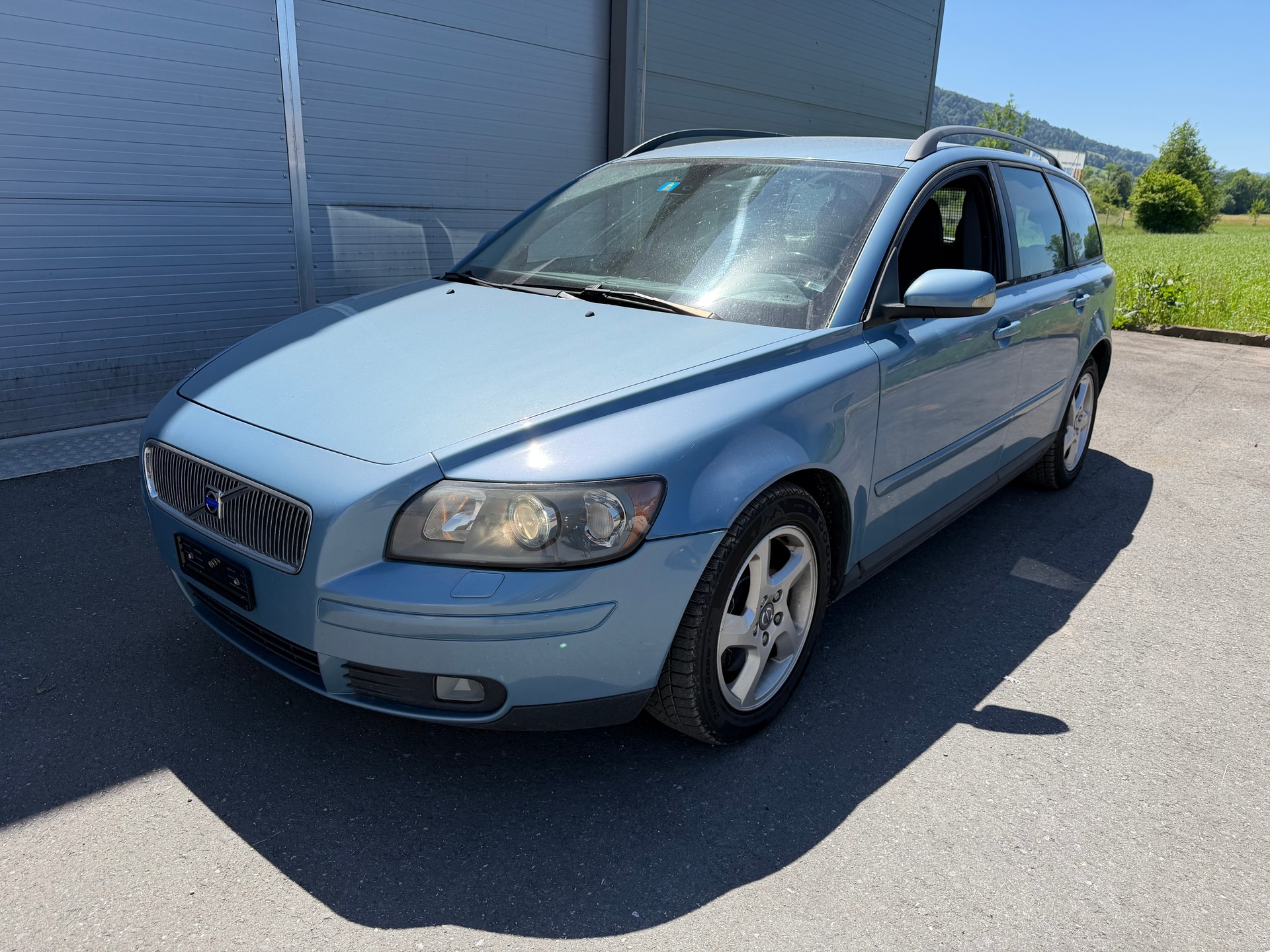 VOLVO 2.4i