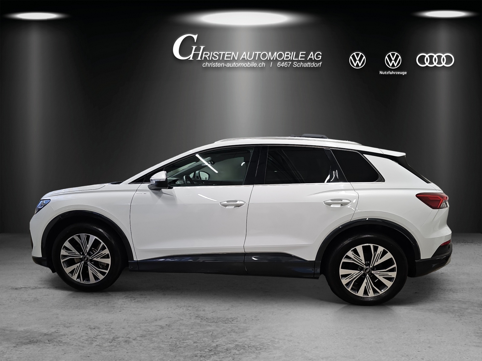 AUDI Q4 e-tron 50 quattro-showroom-element-1