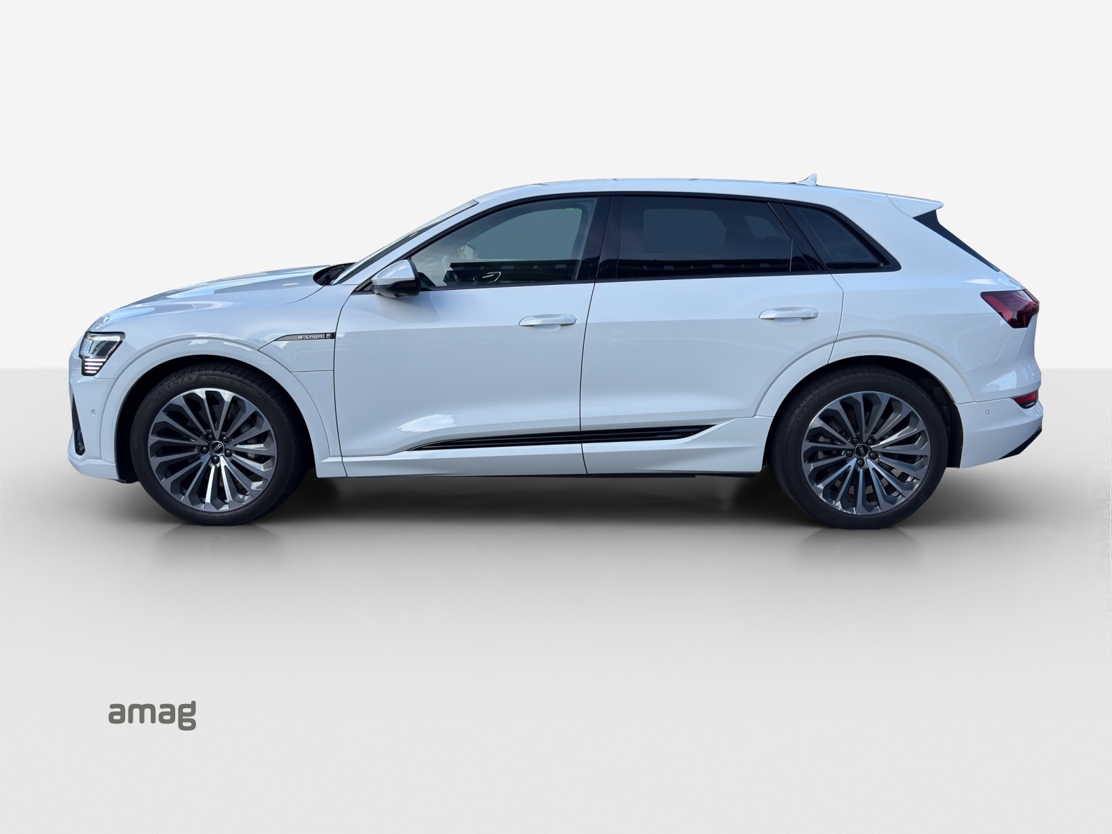AUDI e-tron 50 S Line Attraction quattro-showroom-element-1