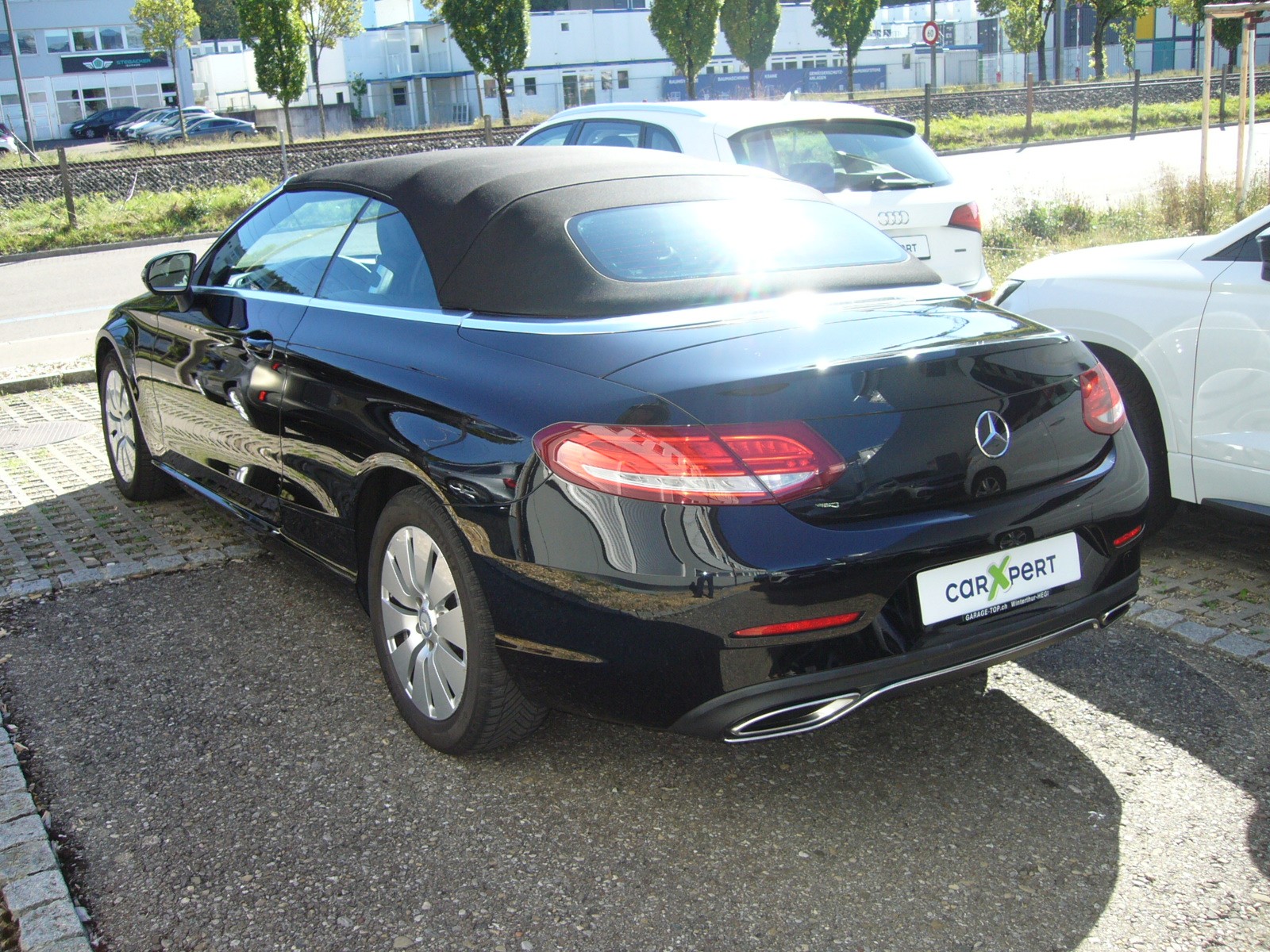 MERCEDES-BENZ C 200 Cabriolet 4Matic 9G-Tronic-showroom-element-2