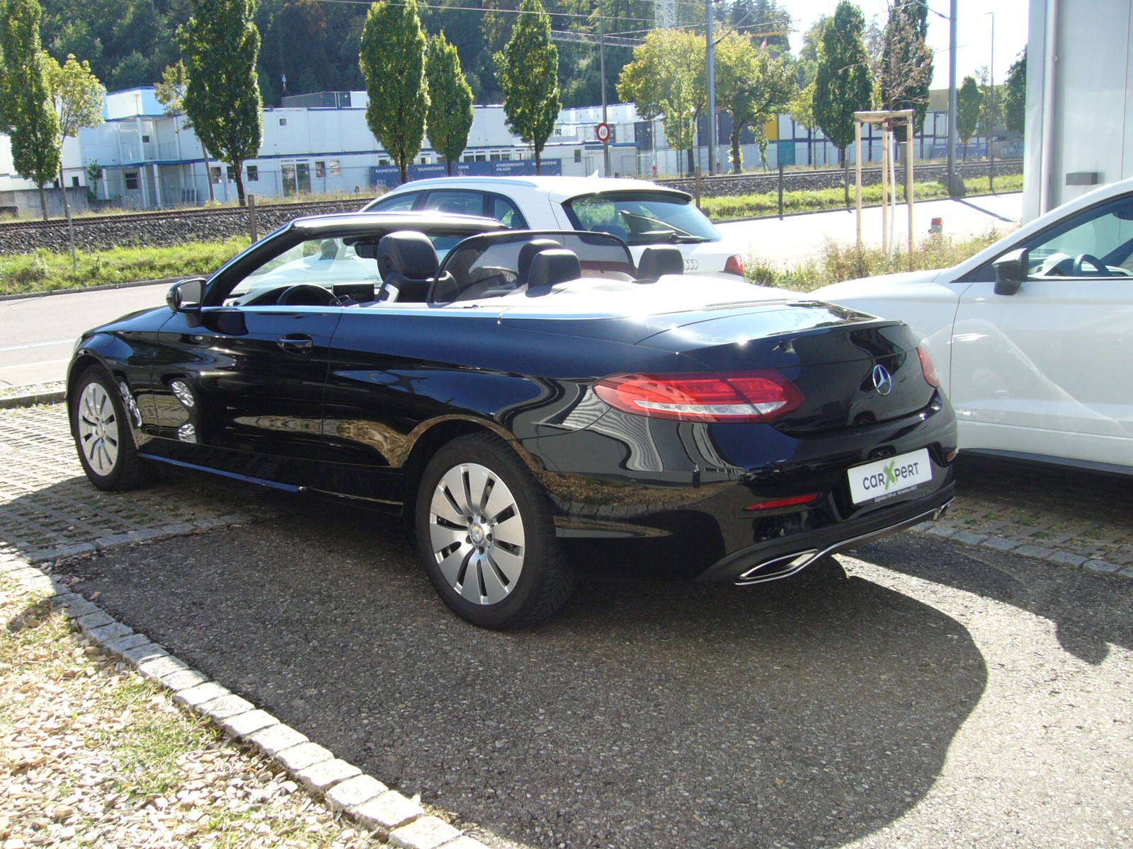 MERCEDES-BENZ C 200 Cabriolet 4Matic 9G-Tronic-showroom-element-1