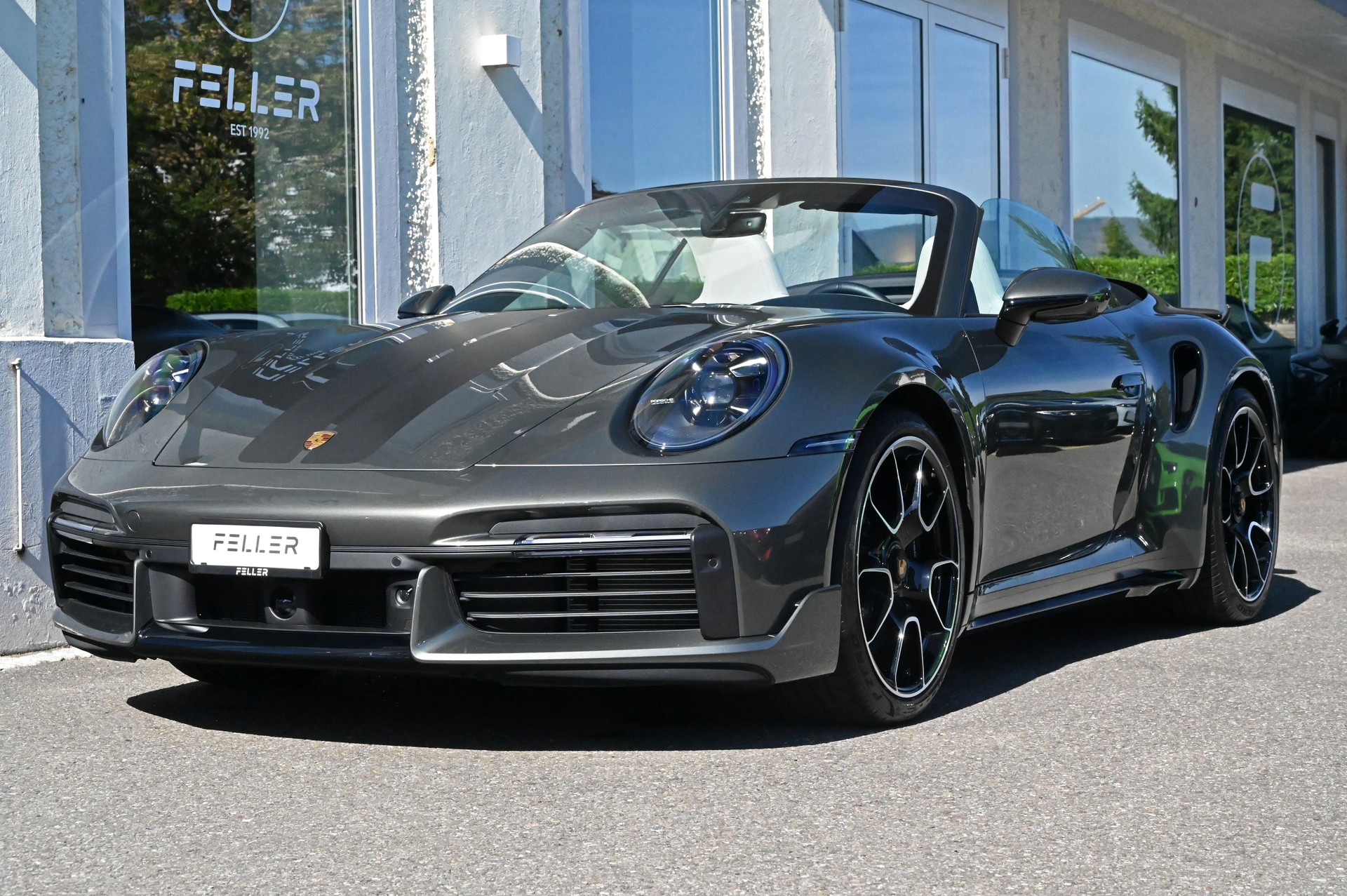 PORSCHE 911 Turbo S Cabriolet PDK-showroom-element-1