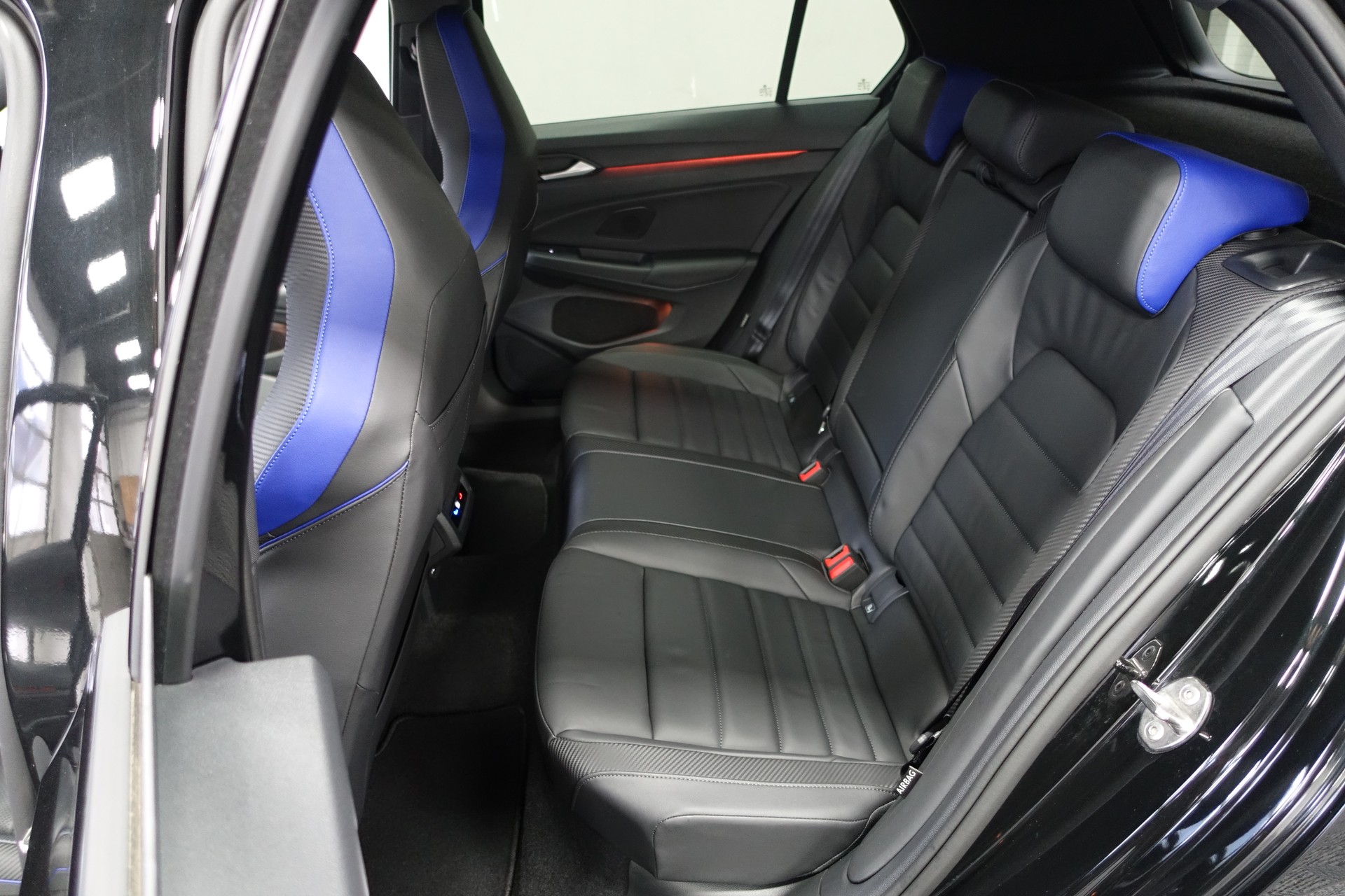 VW Golf VIII 2.0 TSI R Black Edition DSG 4motion **neues Modell *-image-15