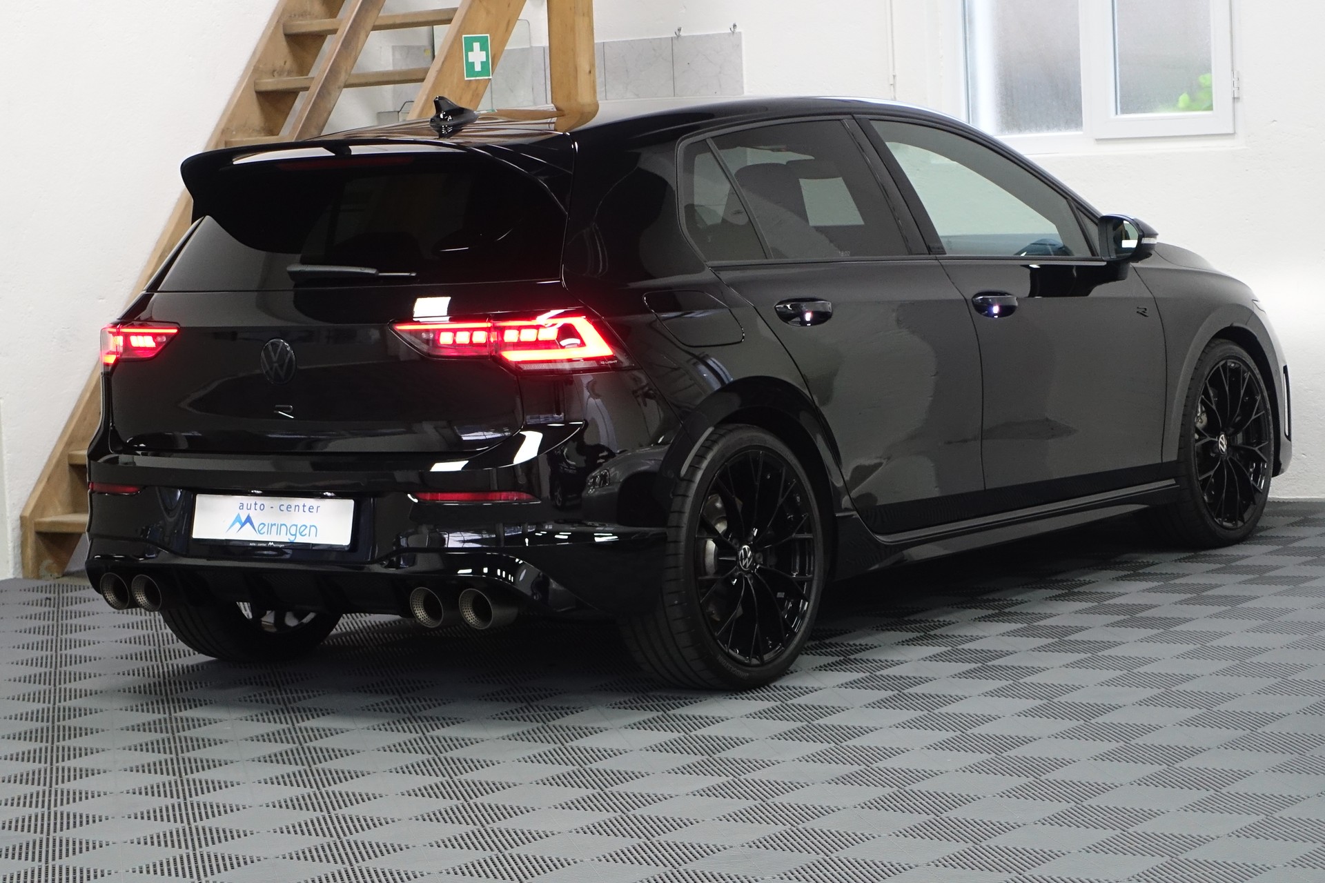 VW Golf VIII 2.0 TSI R Black Edition DSG 4motion **neues Modell *-image-6