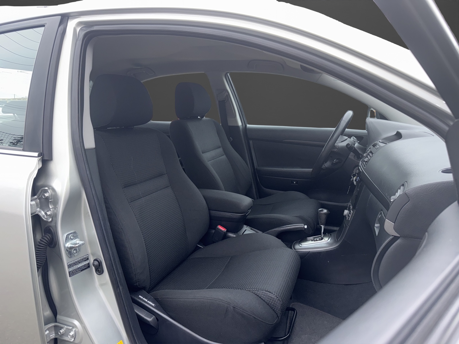 TOYOTA Avensis 2.4 D4 VVT-i Linea Sol Sedan T-Step5-image-7