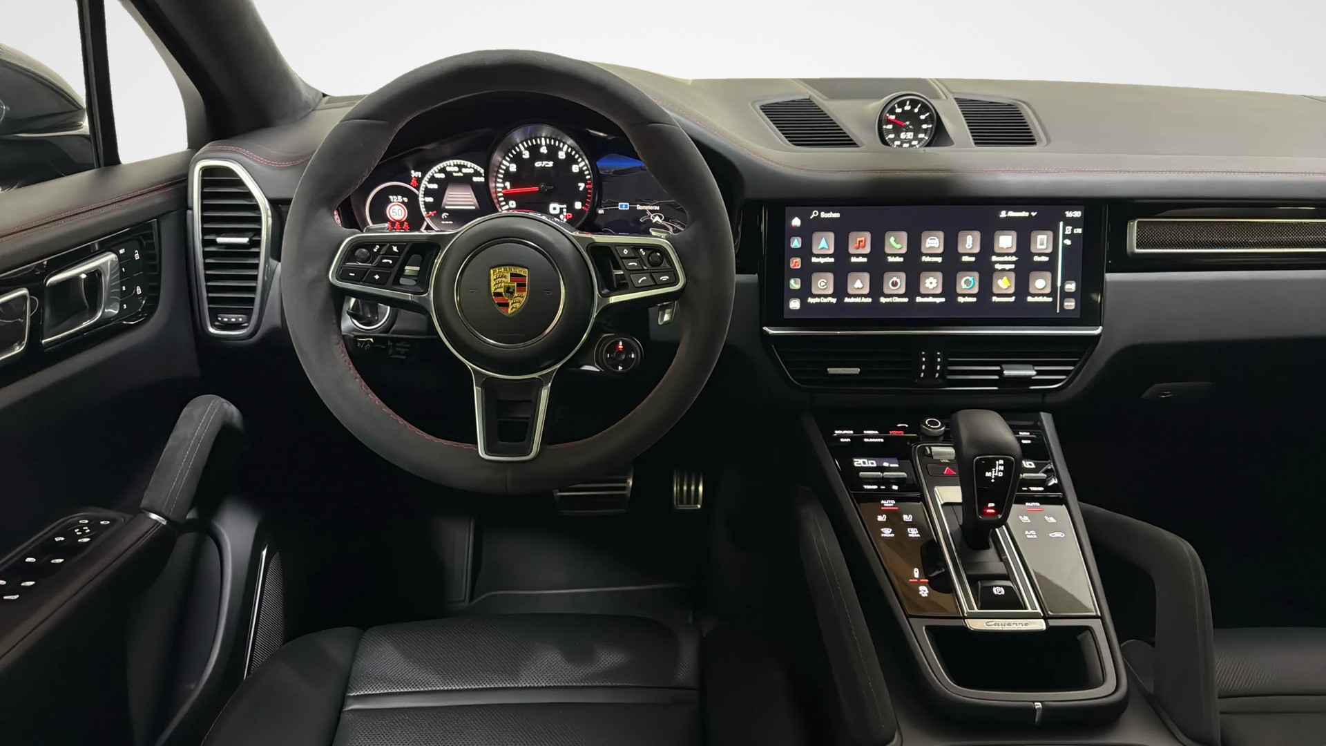 PORSCHE Cayenne GTS Coupé-image-15