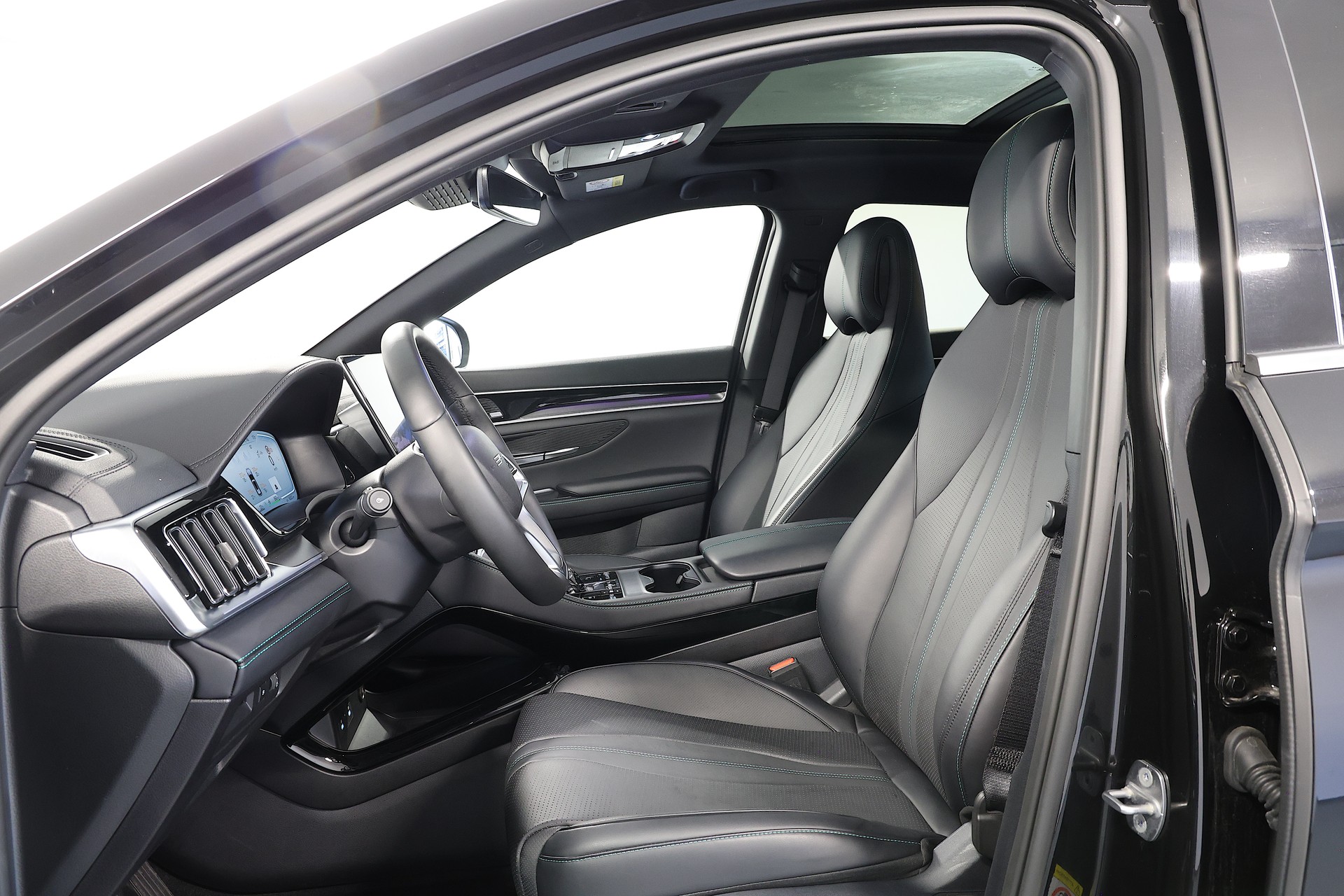 BYD Seal U DM-i Design AWD *CH-FAHRZEUG* *8 Jahre Garantie* *SOFORT VERFÜGBAR*-image-6