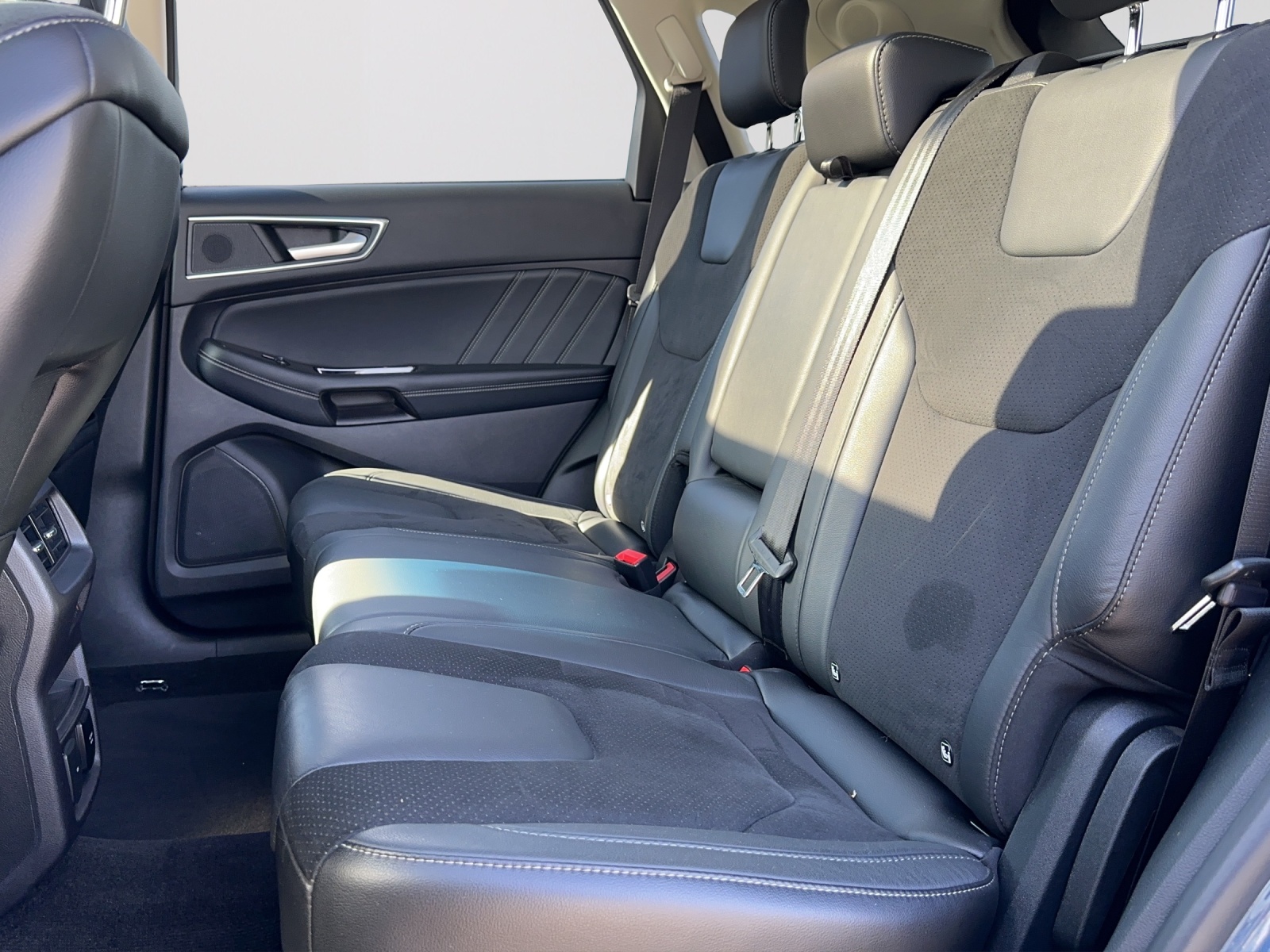 FORD Edge 2.0 TDCi ST-Line 4WD PowerShift-image-11