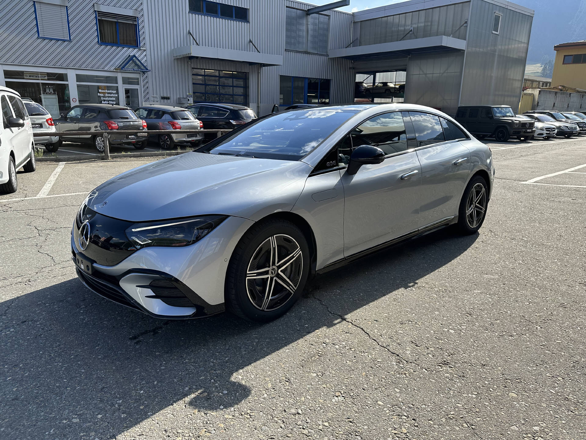 MERCEDES-BENZ EQE 500 AMG Line 4matic-image-4