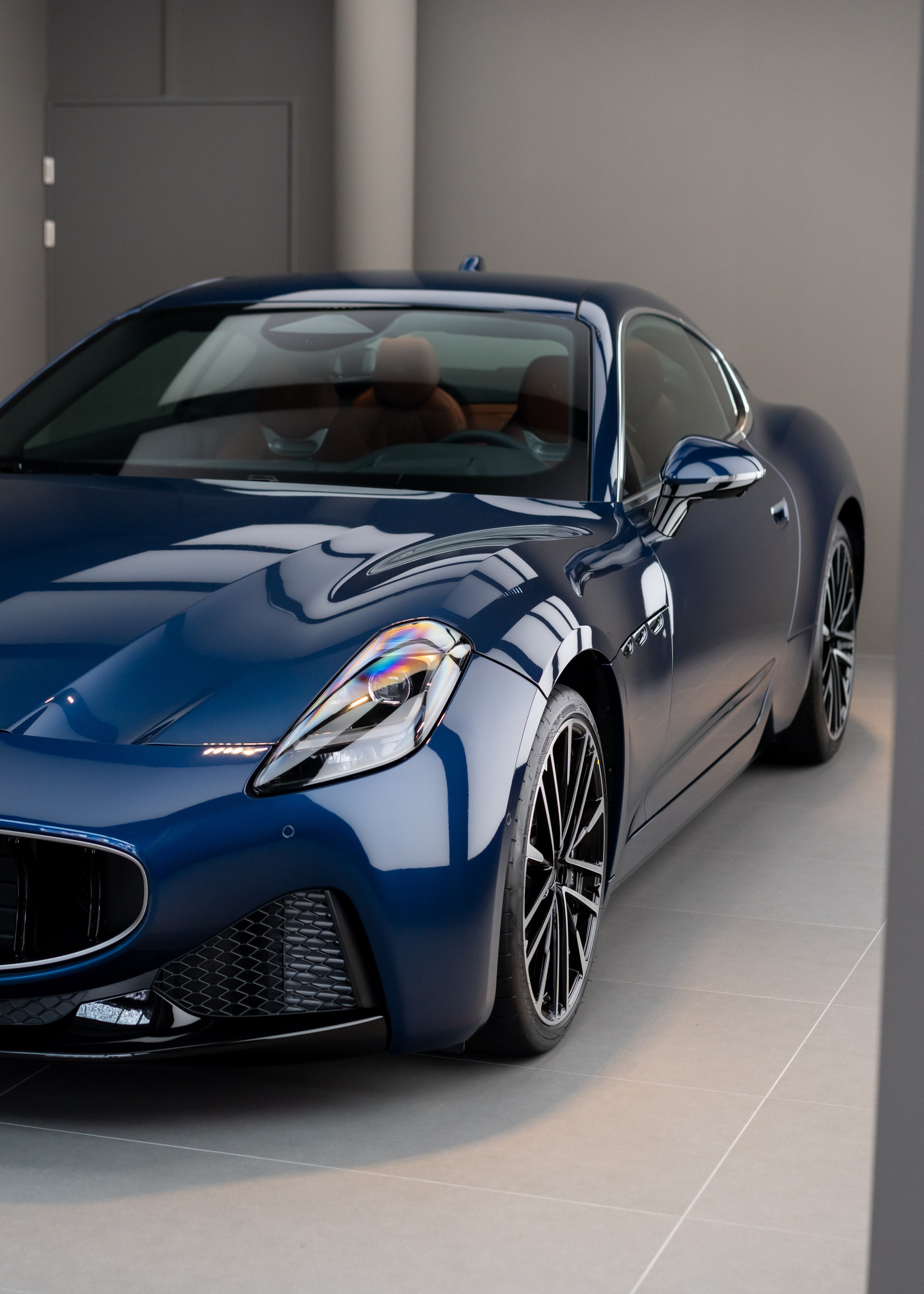 MASERATI GranTurismo Modena Automatica - Blu Modena - 2.99% Leasing-showroom-element-2
