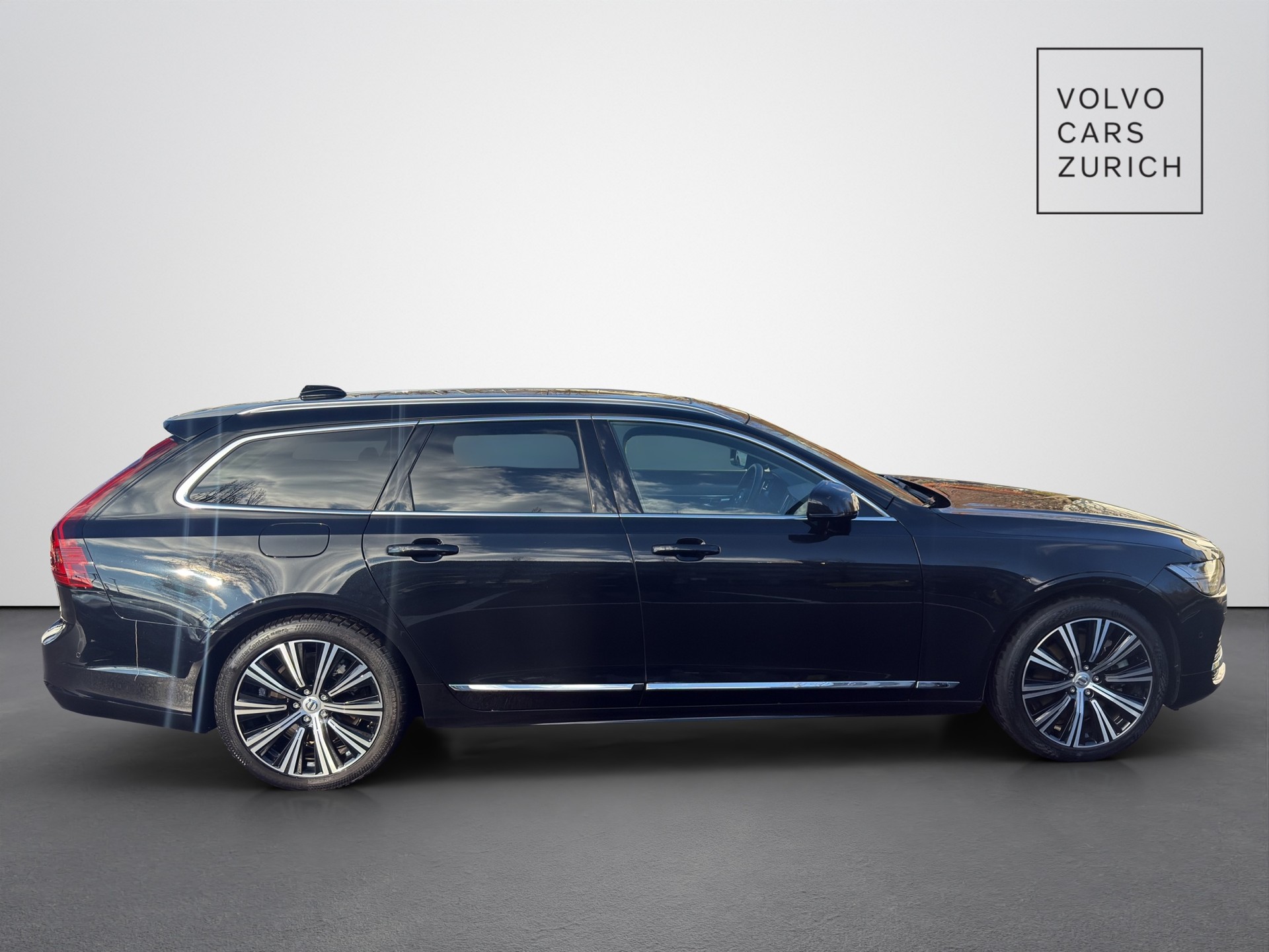 VOLVO V90 2.0 T6 TE Ultra Bright eAWD-showroom-element-3