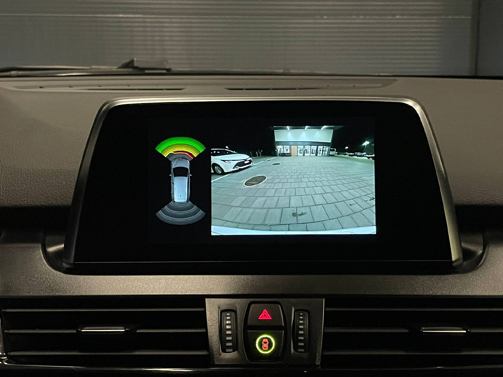 BMW 218d xDrive Gran Tourer-image-12