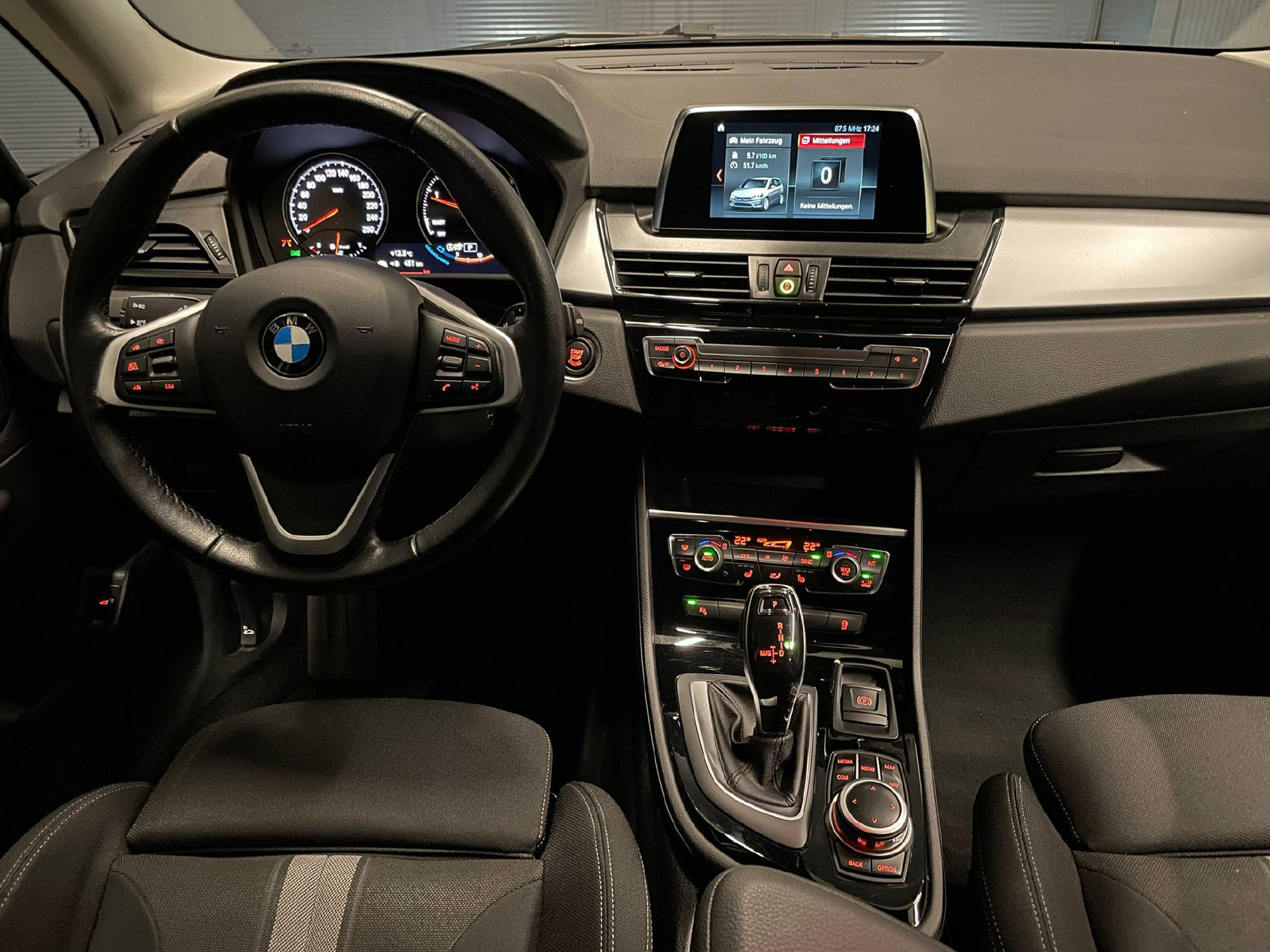 BMW 218d xDrive Gran Tourer-image-6
