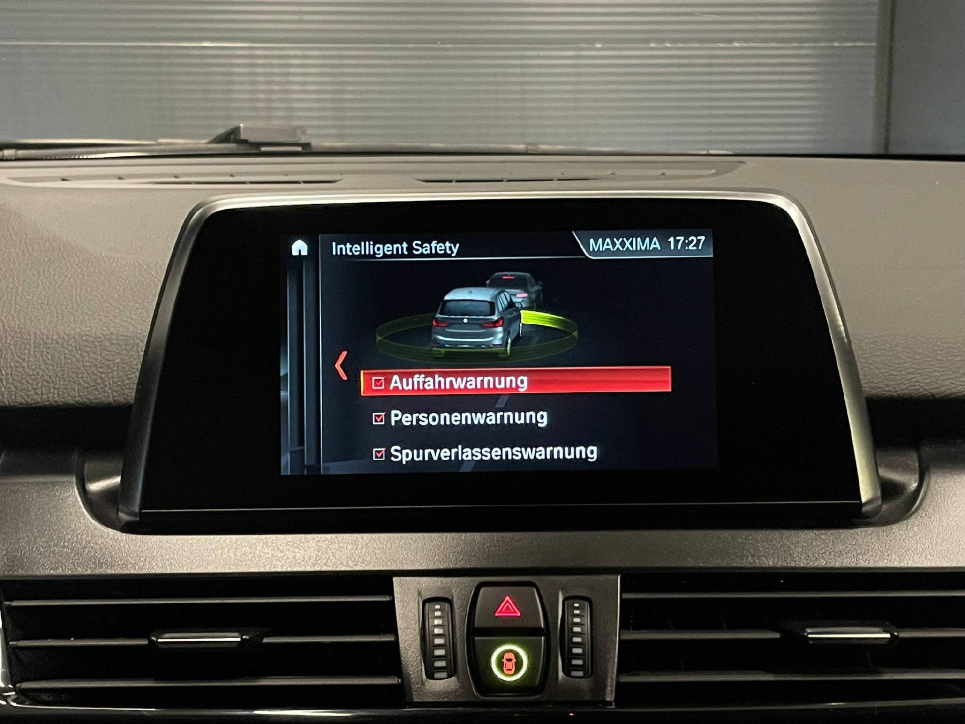 BMW 218d xDrive Gran Tourer-image-10