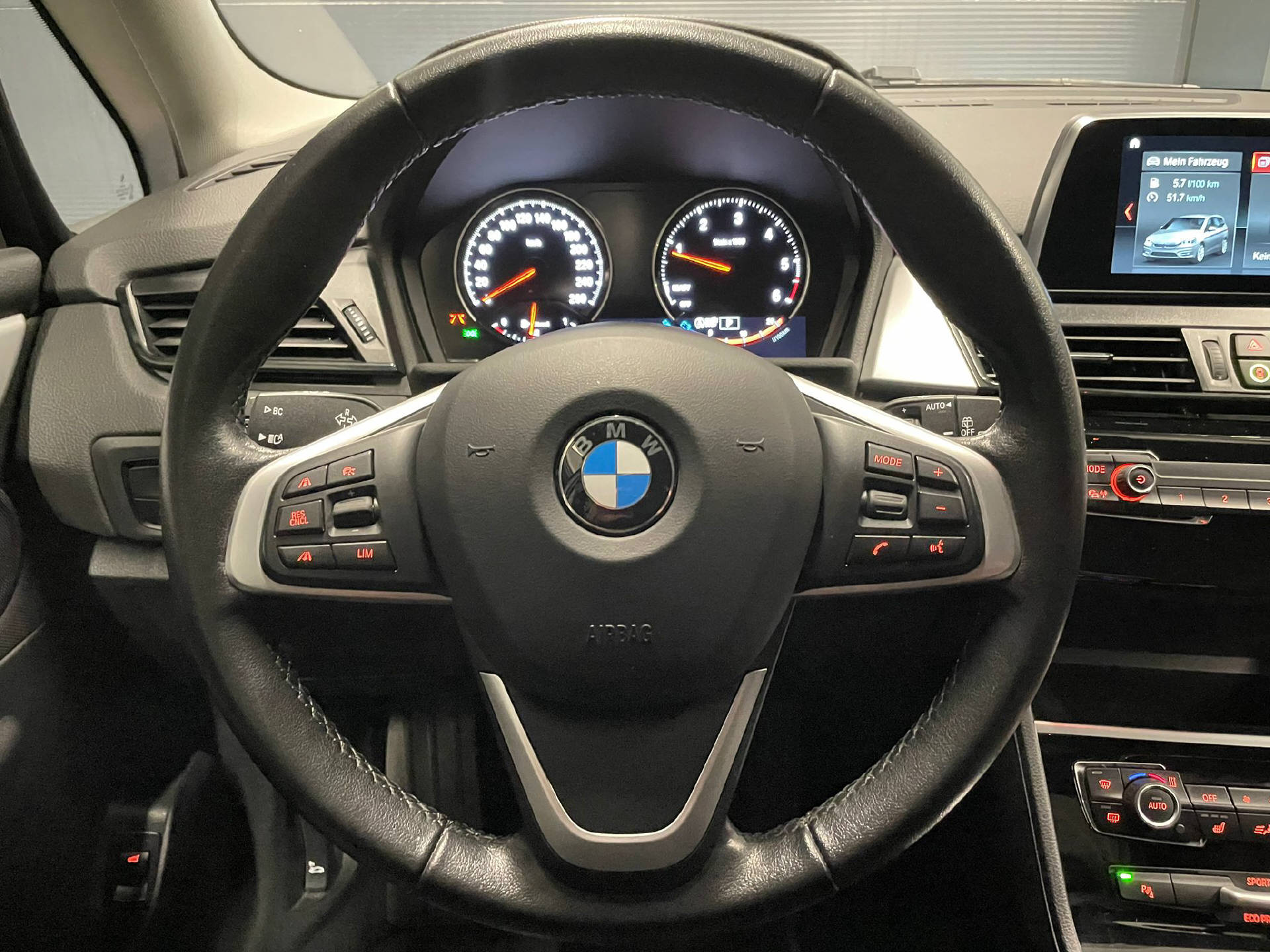 BMW 218d xDrive Gran Tourer-image-7