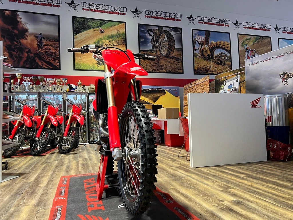 HONDA ** CRF250R ** Neufahrzeug-image-4