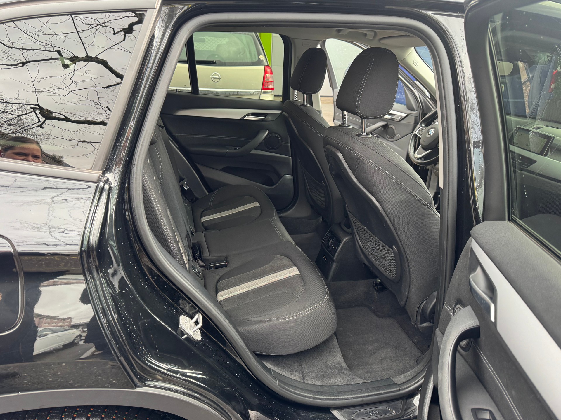 BMW X1 xDrive 18d Steptronic-image-12
