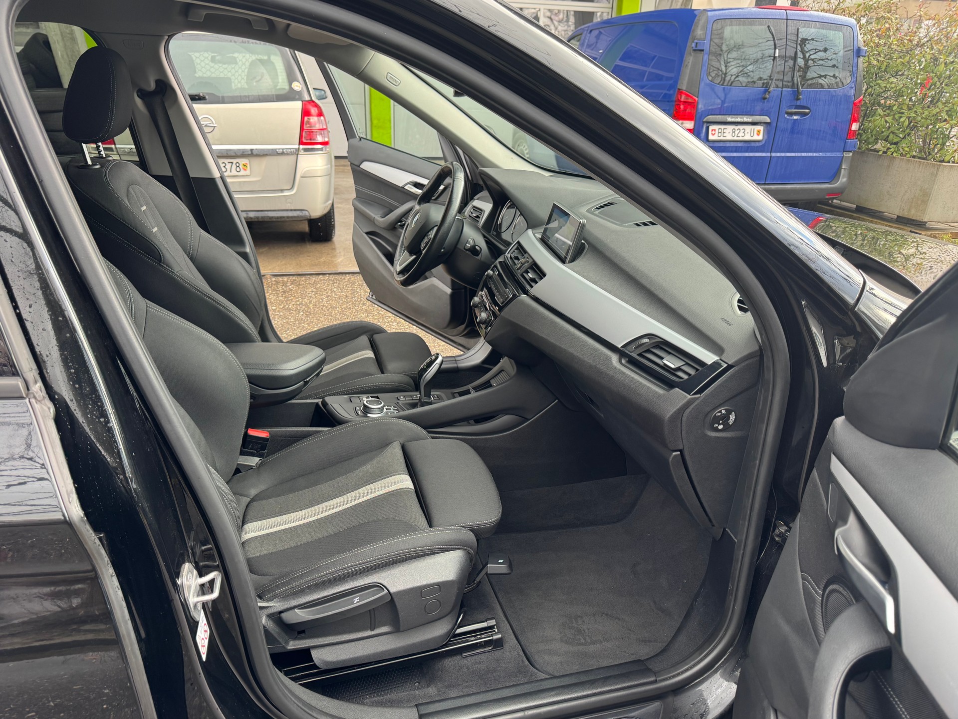 BMW X1 xDrive 18d Steptronic-image-11