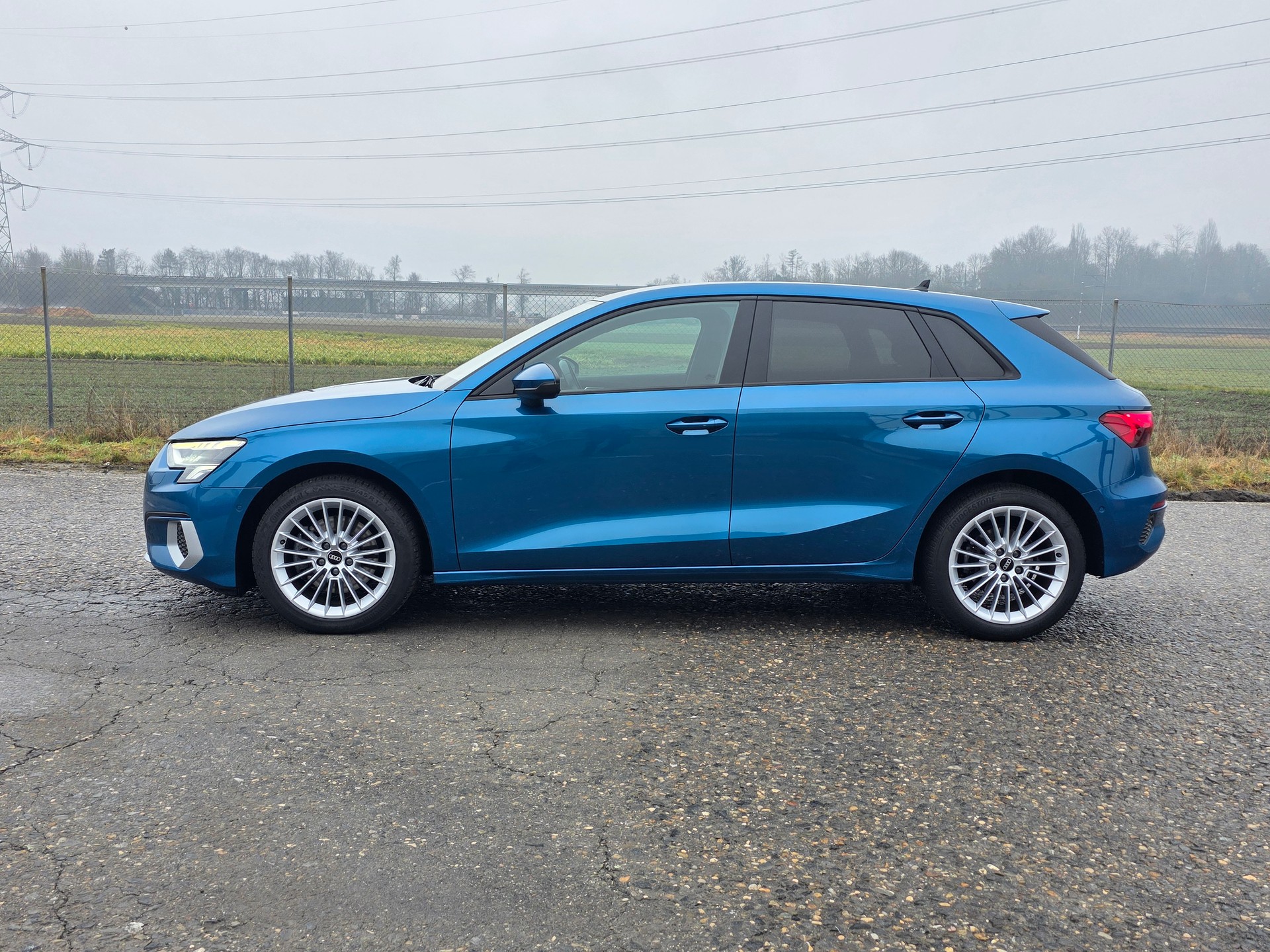 AUDI A3 Sportback 35 TFSI advanced Attraction-image-2