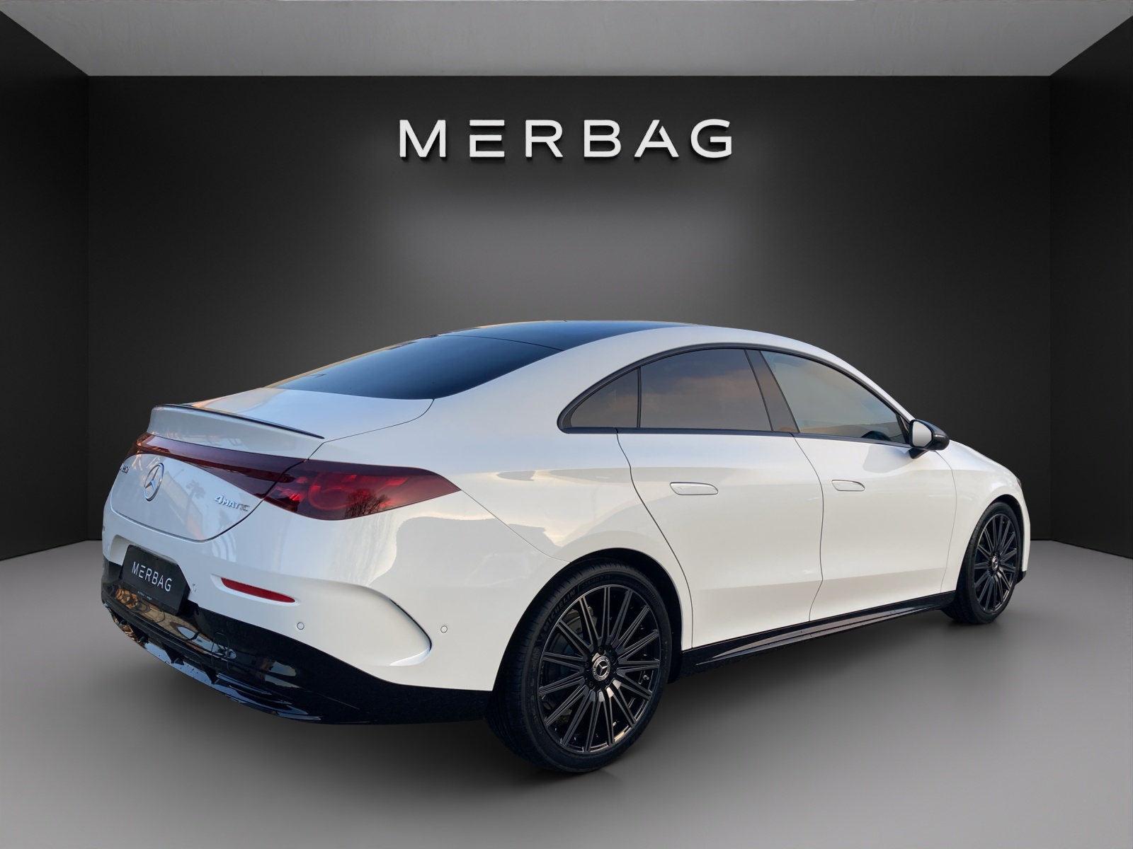 MERCEDES-BENZ CLA 220 8G-DCT 4Matic-image-4