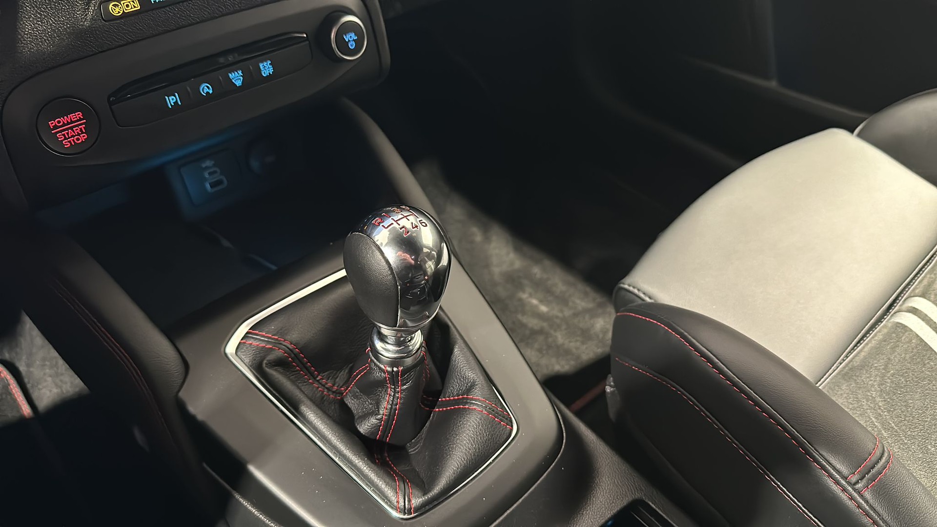 FORD Focus 2.3 ST X ST X TRACK PACK-image-9
