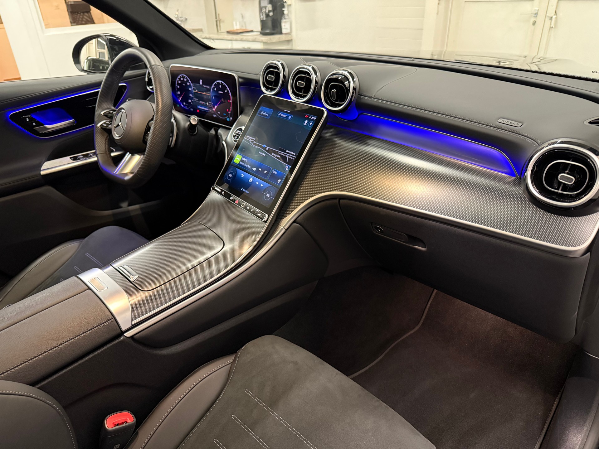 MERCEDES-BENZ GLC 220 d AMG Line 4matic-image-6