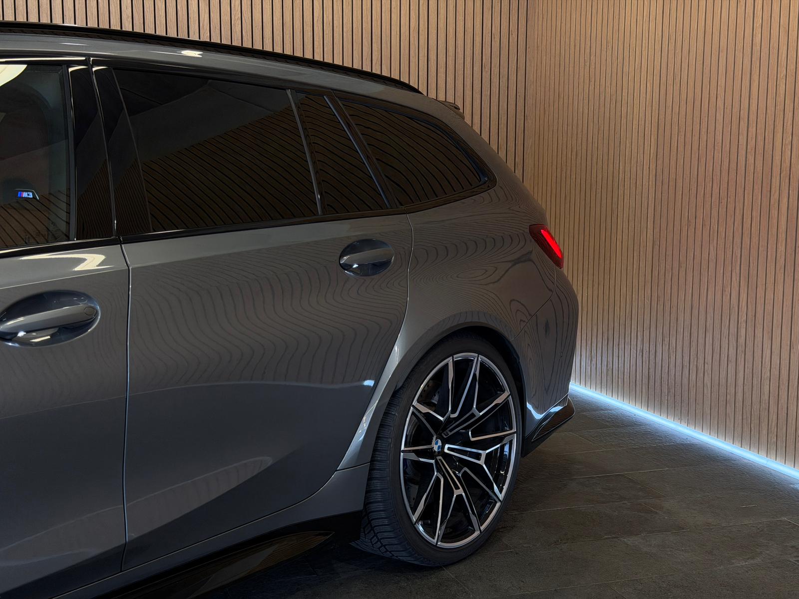 BMW M3 Touring xDrive Competition M *CH-Fahrzeug*-showroom-element-3