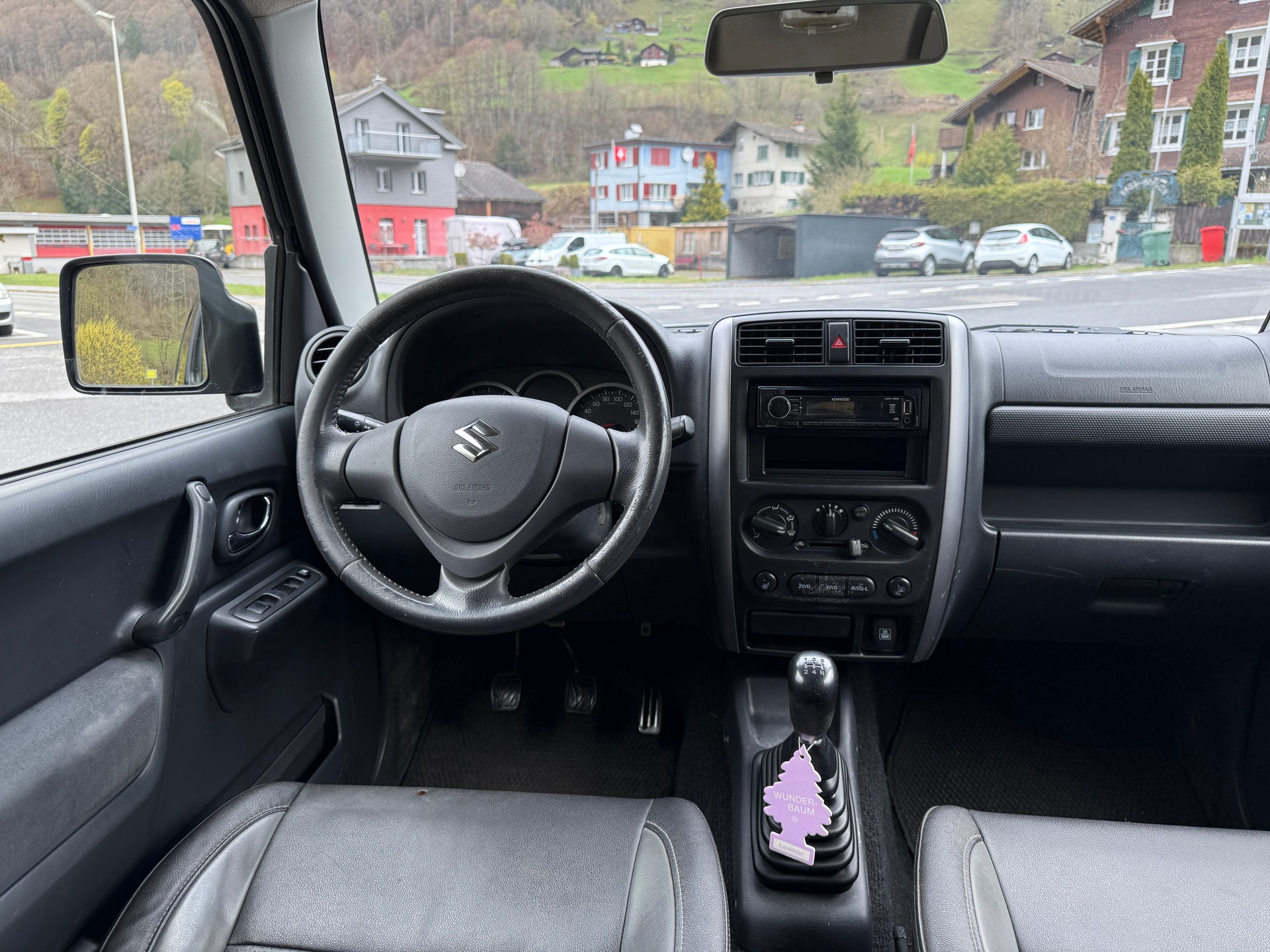 SUZUKI Jimny 1.3 16V Compact Top-image-11