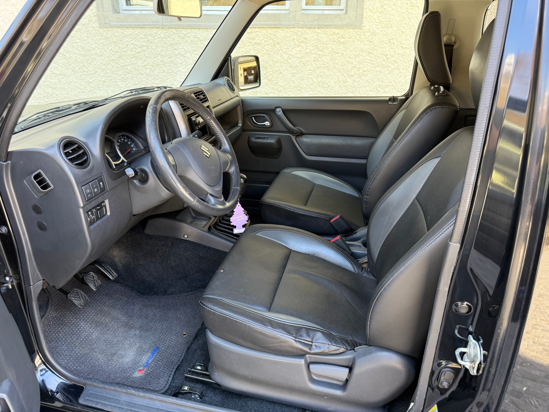 SUZUKI Jimny 1.3 16V Compact Top-image-12