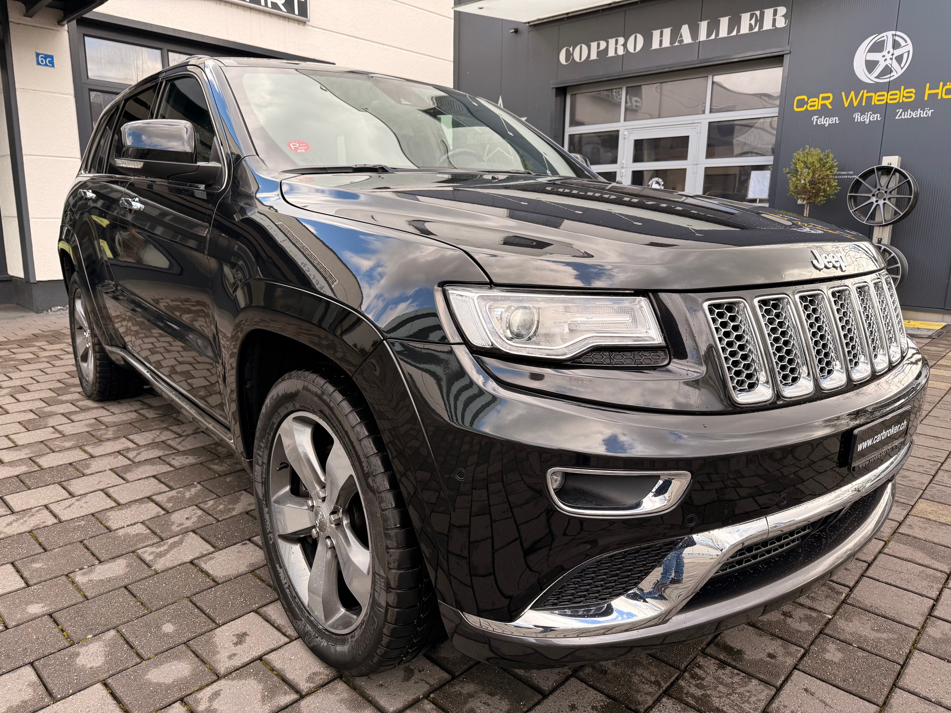 JEEP Grand Cherokee 3.0 CRD Summit Automatic-image-4